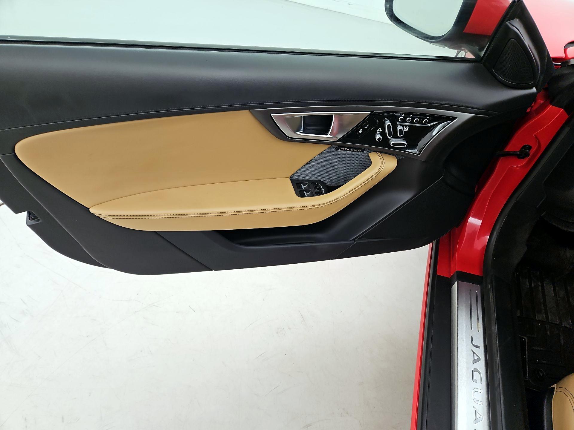 Thumbnail: 2014 Jaguar F-Type - 12