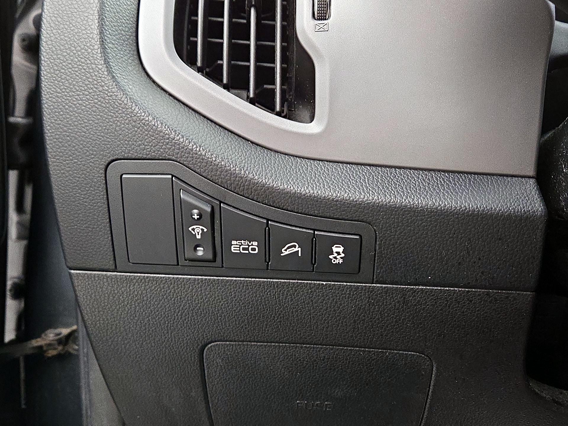 Thumbnail: 2015 Kia Sportage - 13
