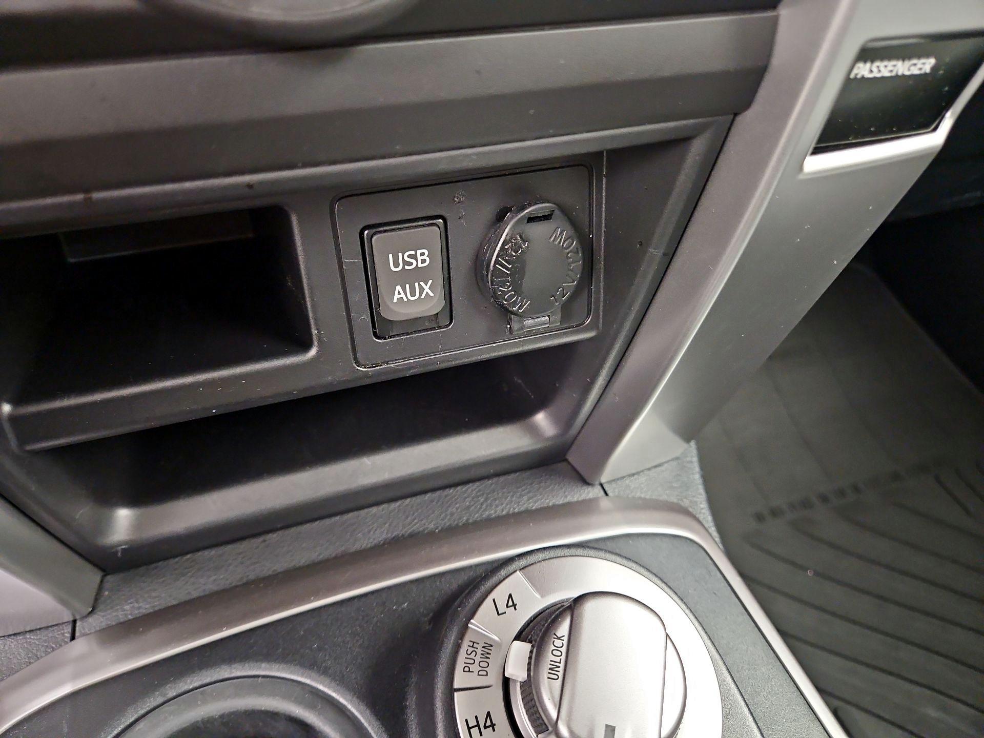 Thumbnail: 2016 Toyota 4Runner - 19