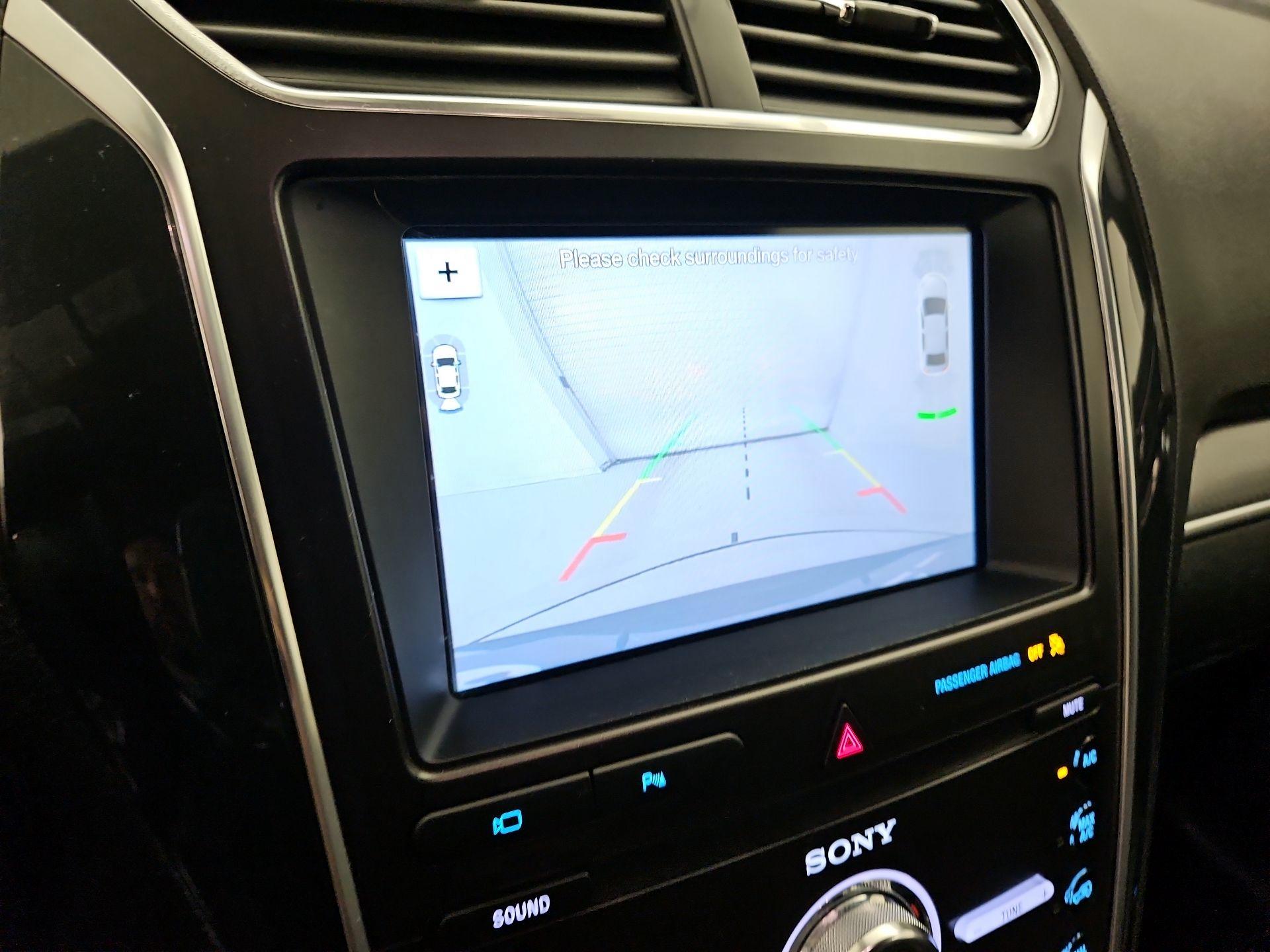 Thumbnail: 2019 Ford Explorer - 15