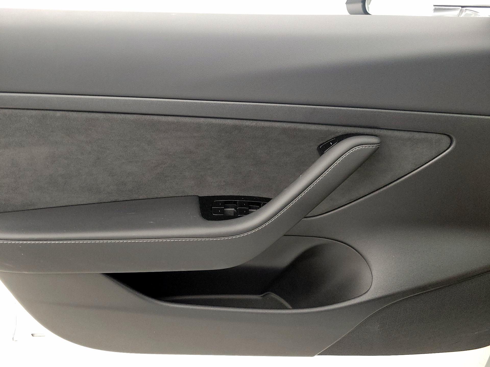 Thumbnail: 2020 Tesla Model 3 - 12