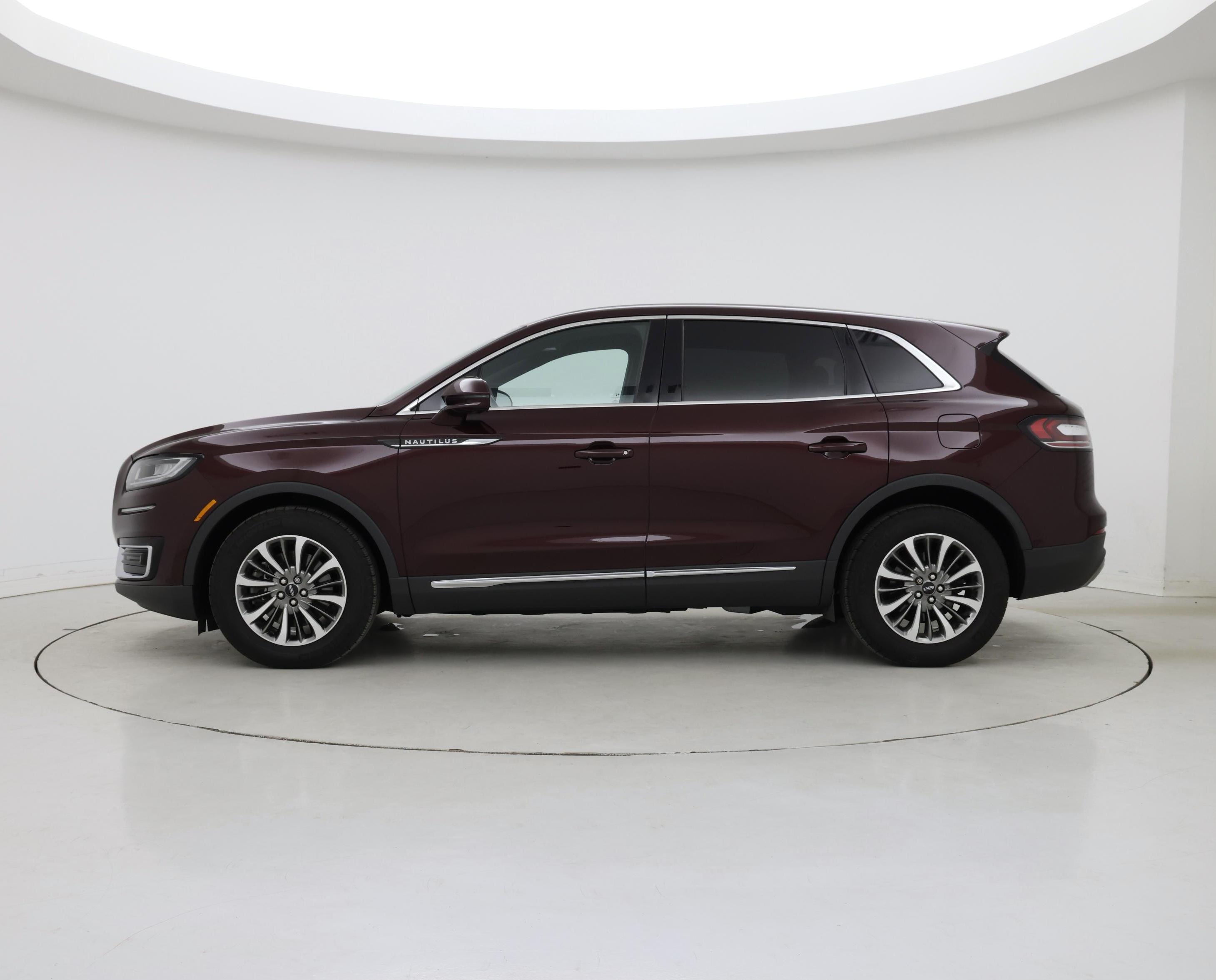 Thumbnail: 2020 Lincoln Nautilus - 3