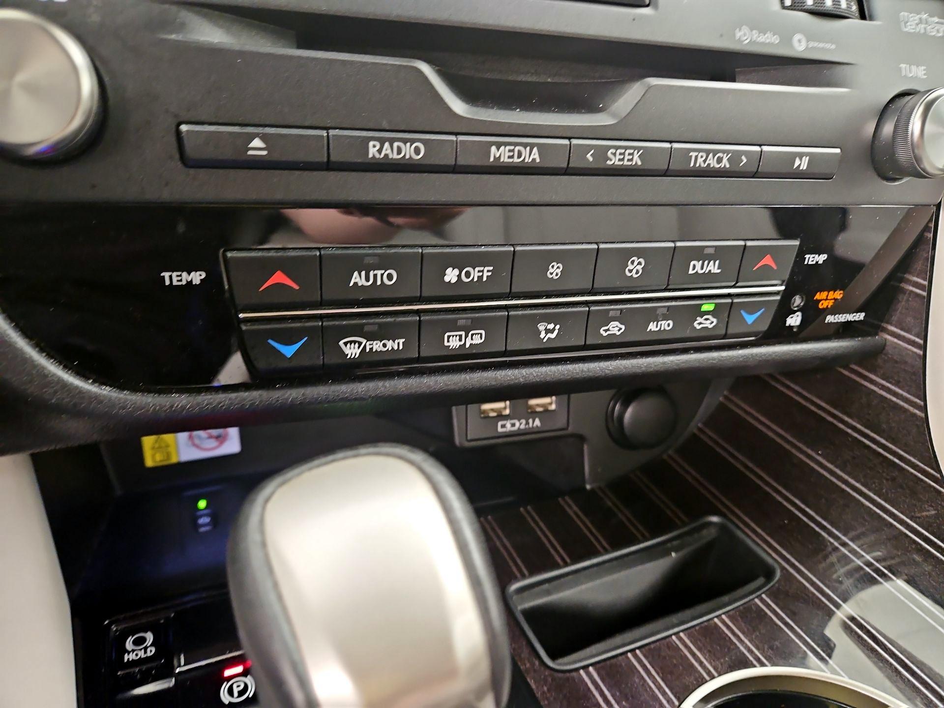 Thumbnail: 2021 Lexus RX - 17
