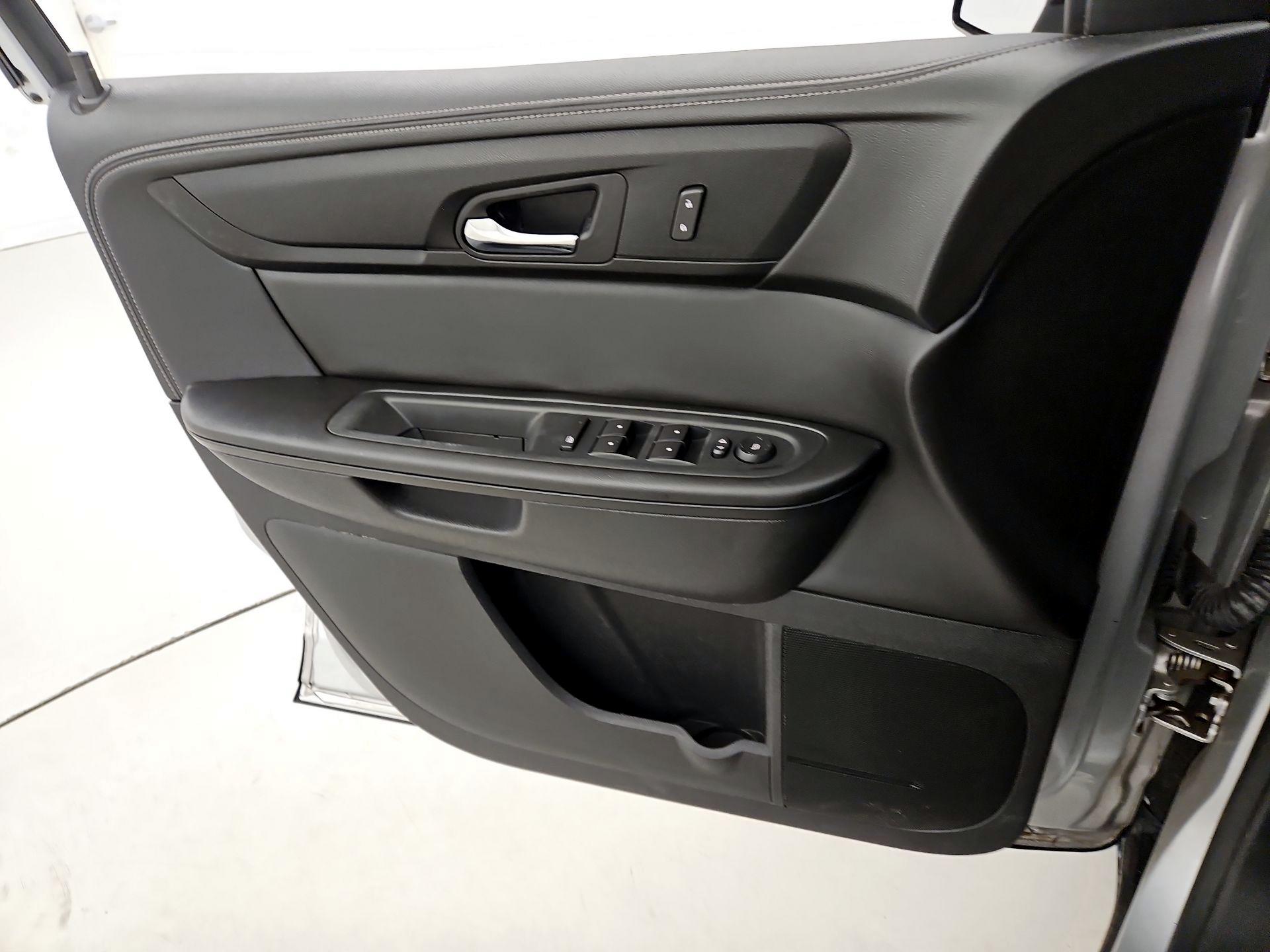 Thumbnail: 2015 GMC Acadia - 12