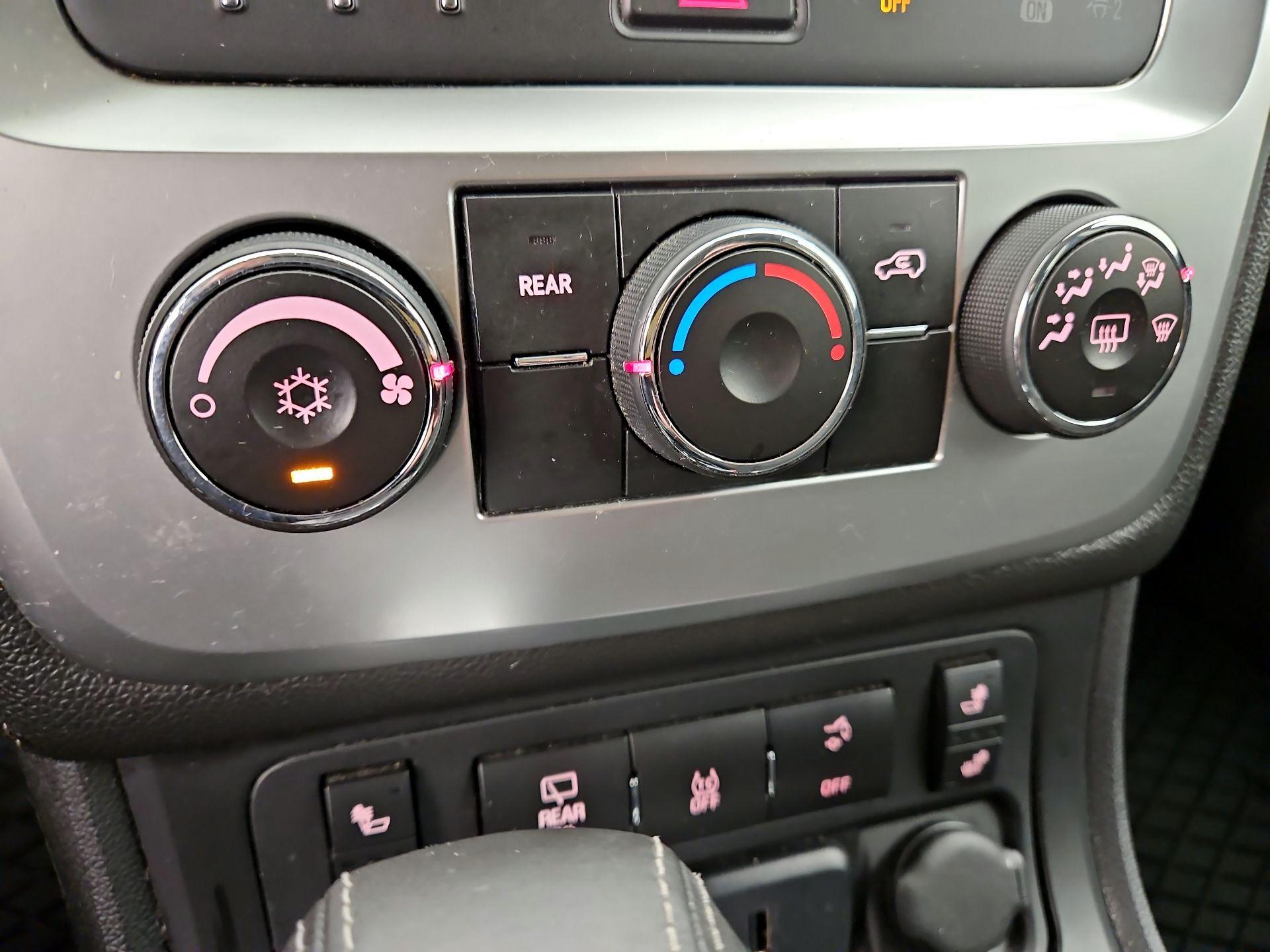Thumbnail: 2015 GMC Acadia - 16