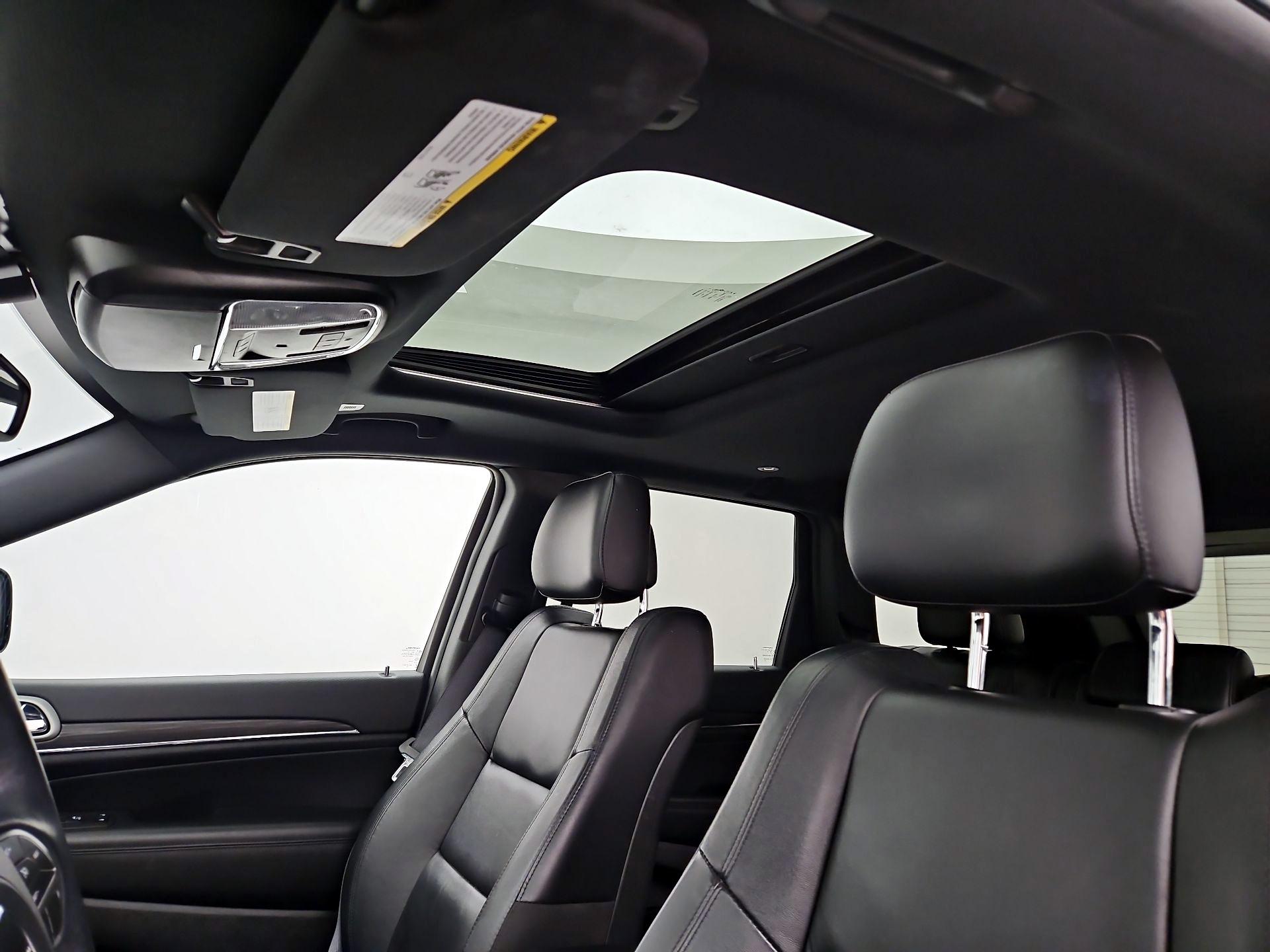 Thumbnail: 2021 Jeep Grand Cherokee - 20