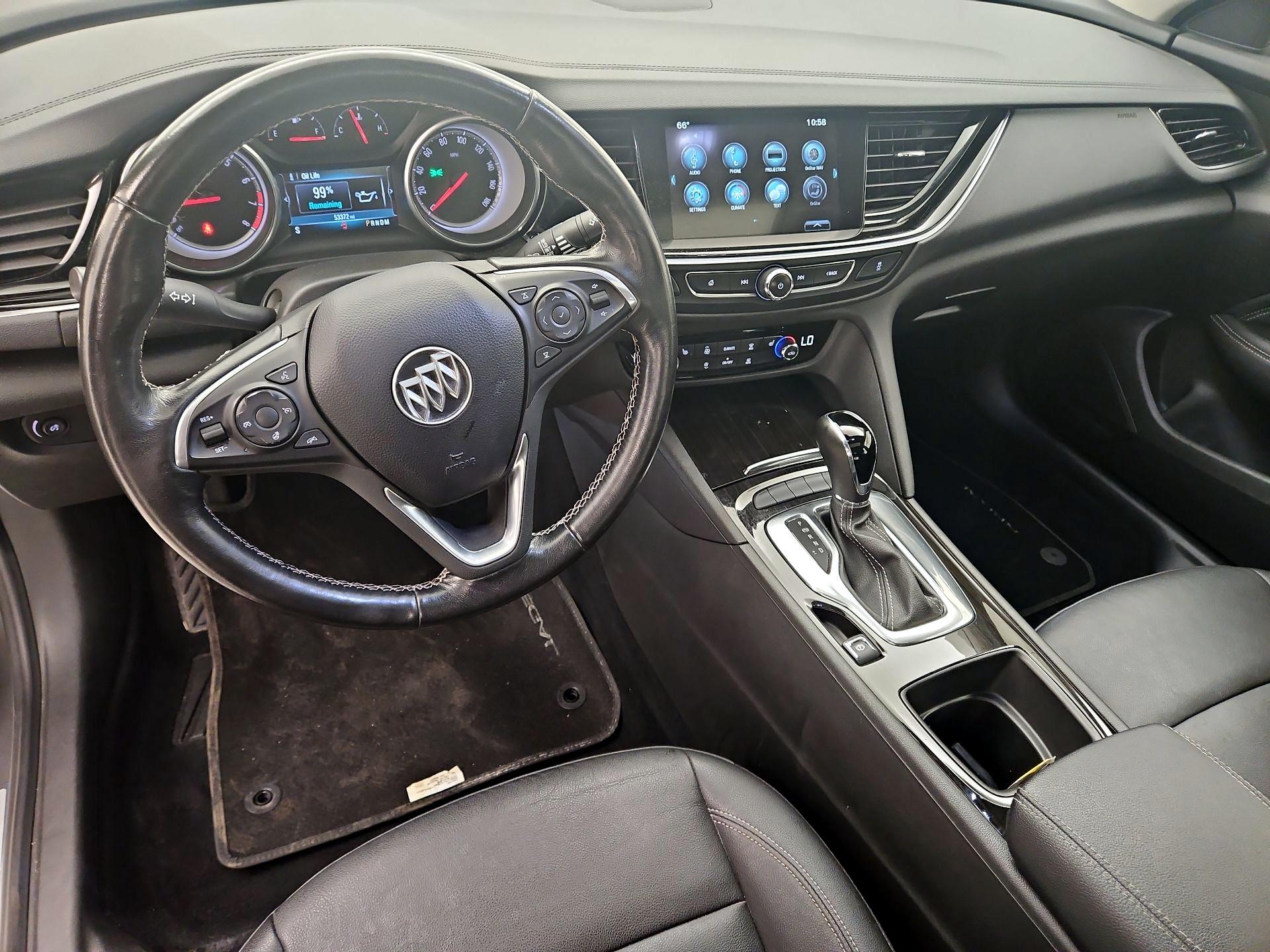 Thumbnail: 2018 Buick Regal - 9