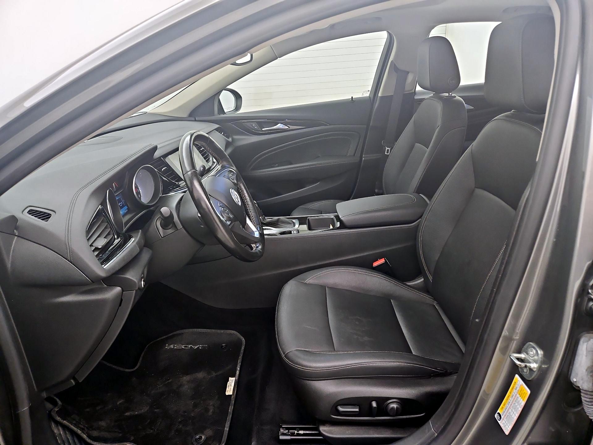 Thumbnail: 2018 Buick Regal - 11