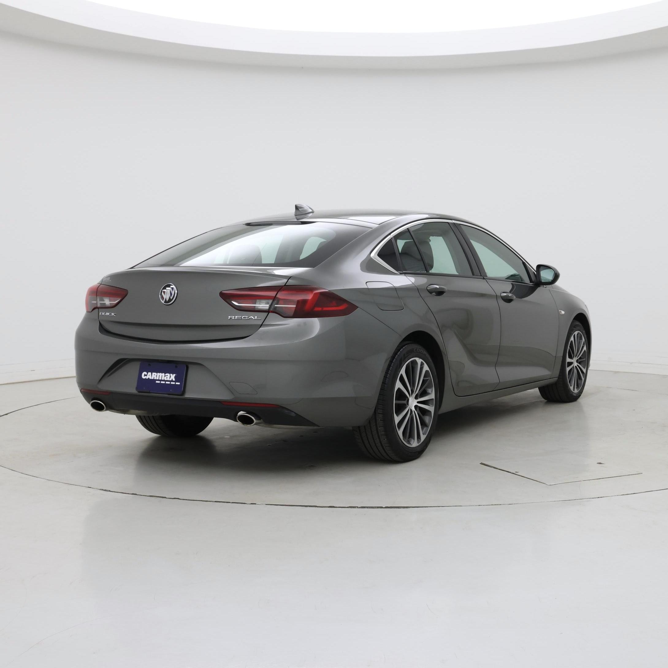 Thumbnail: 2018 Buick Regal - 8