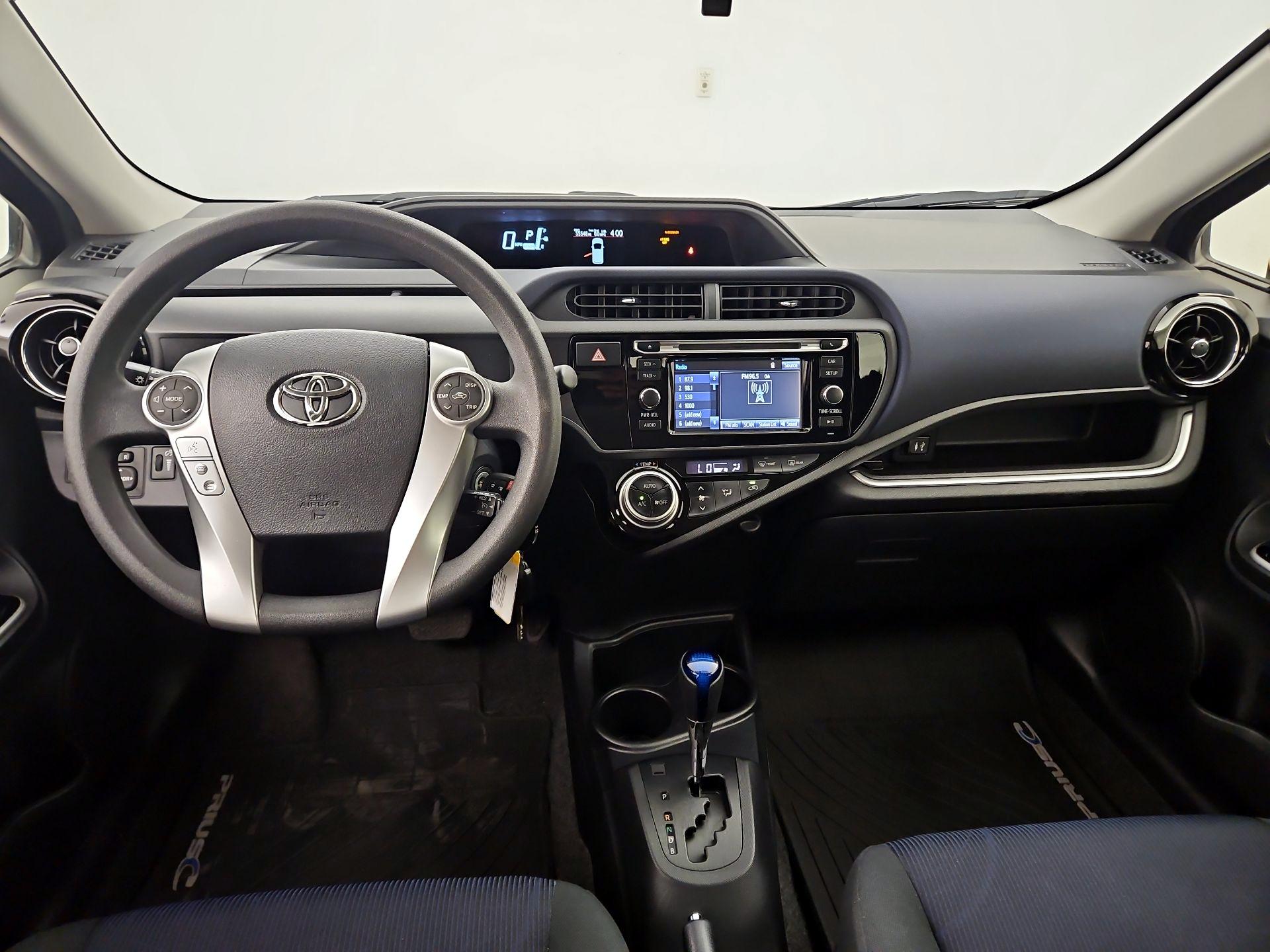 Thumbnail: 2015 Toyota Prius c - 9