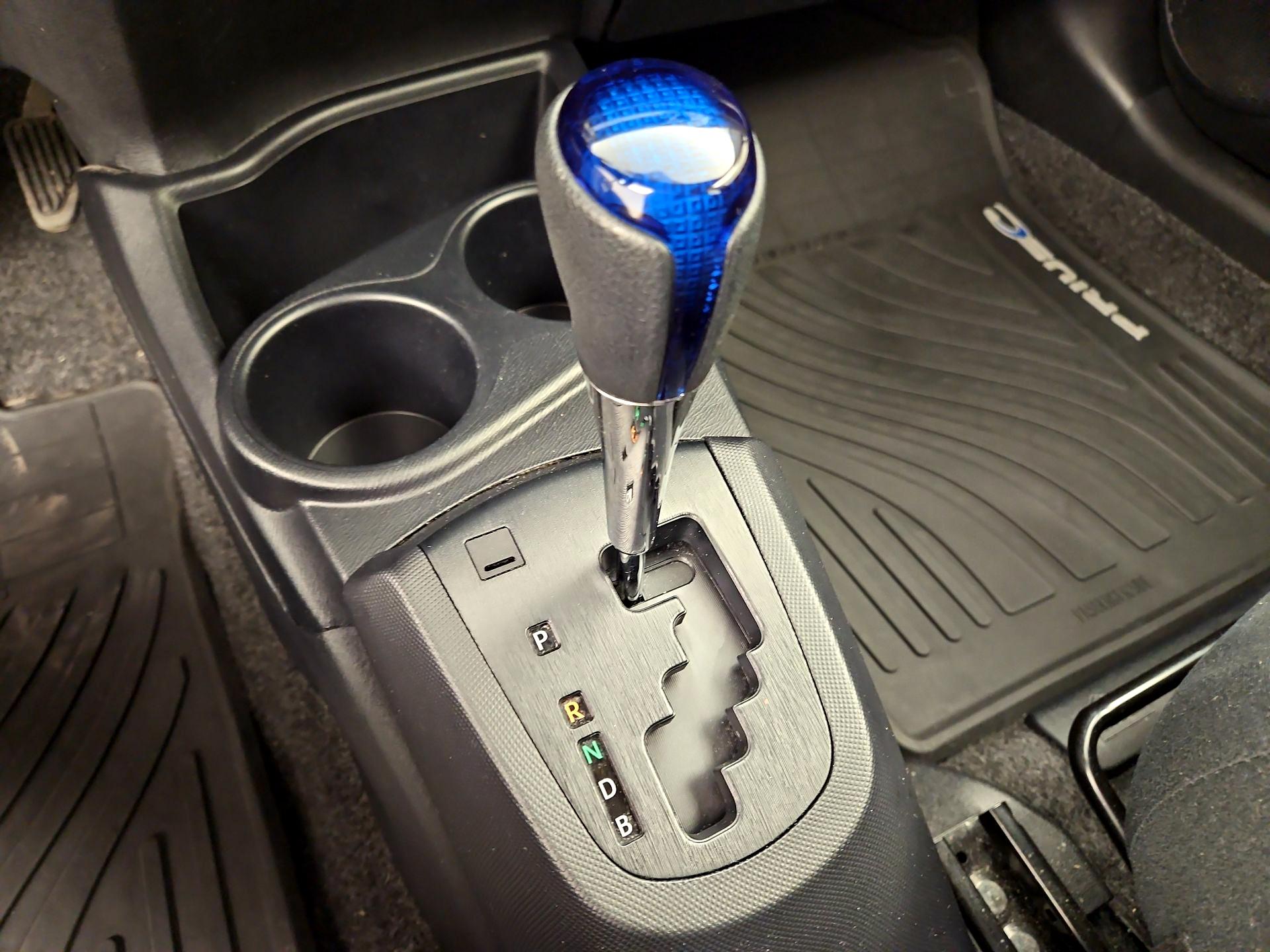 Thumbnail: 2015 Toyota Prius c - 16