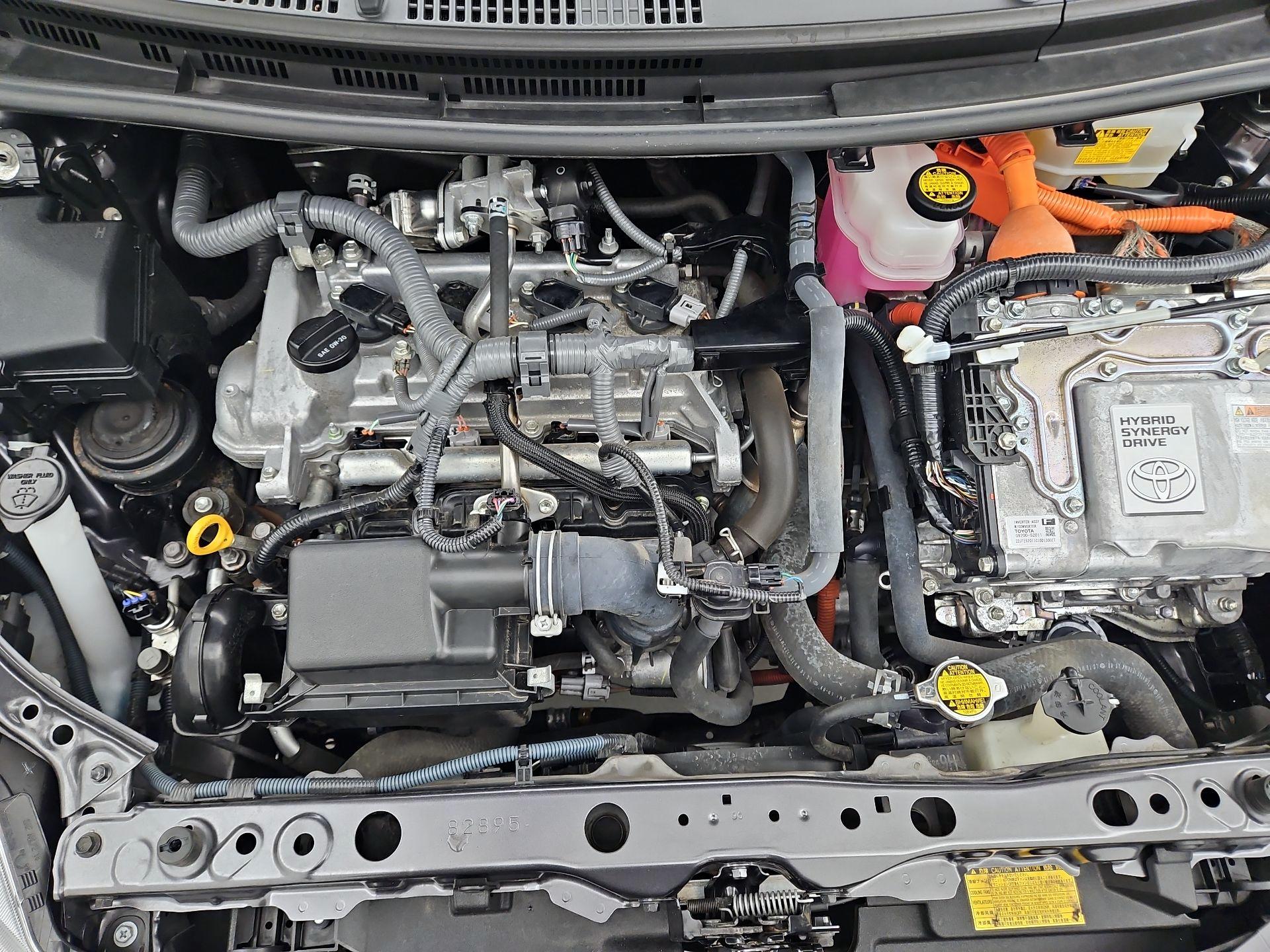 Thumbnail: 2015 Toyota Prius c - 19