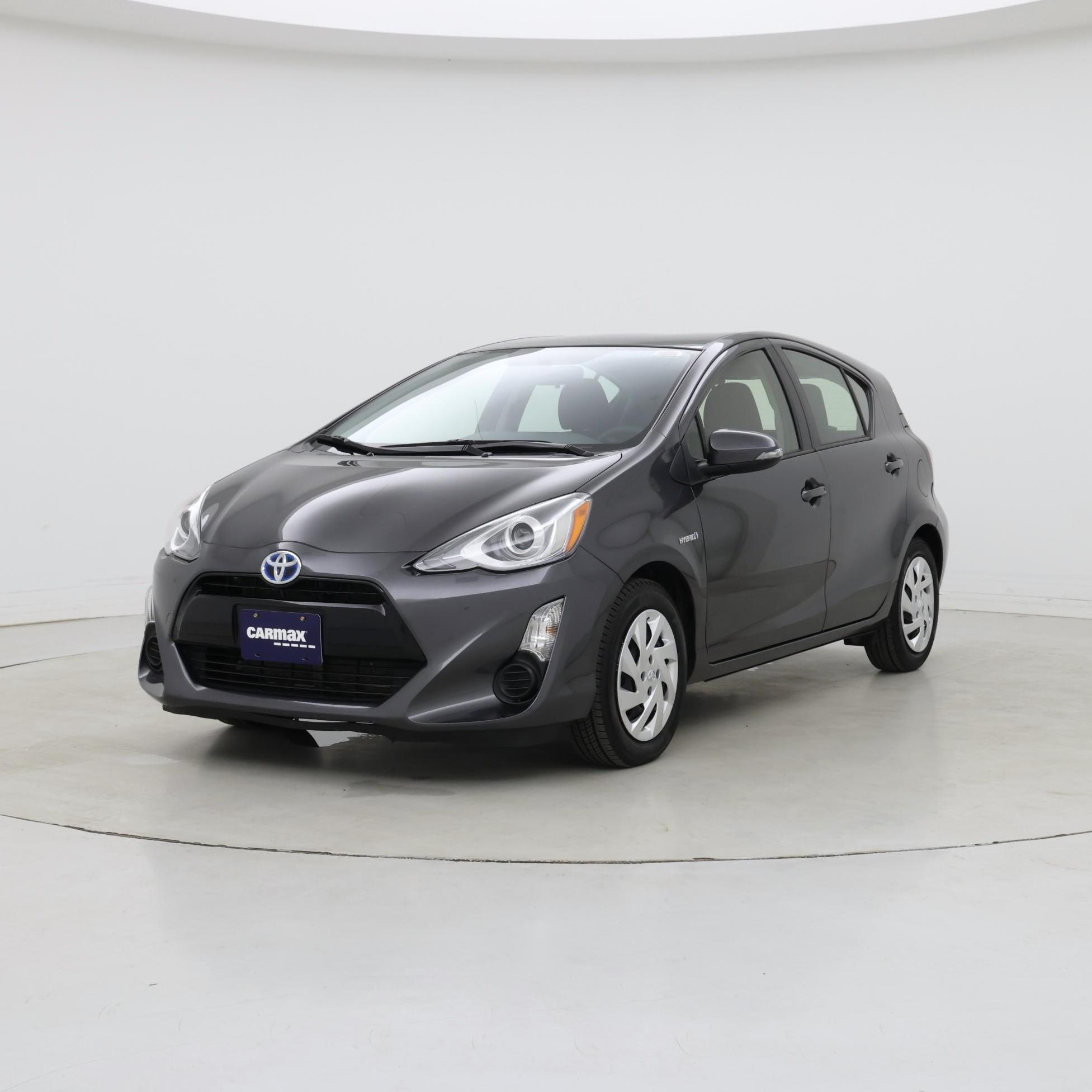 Thumbnail: 2015 Toyota Prius c - 4