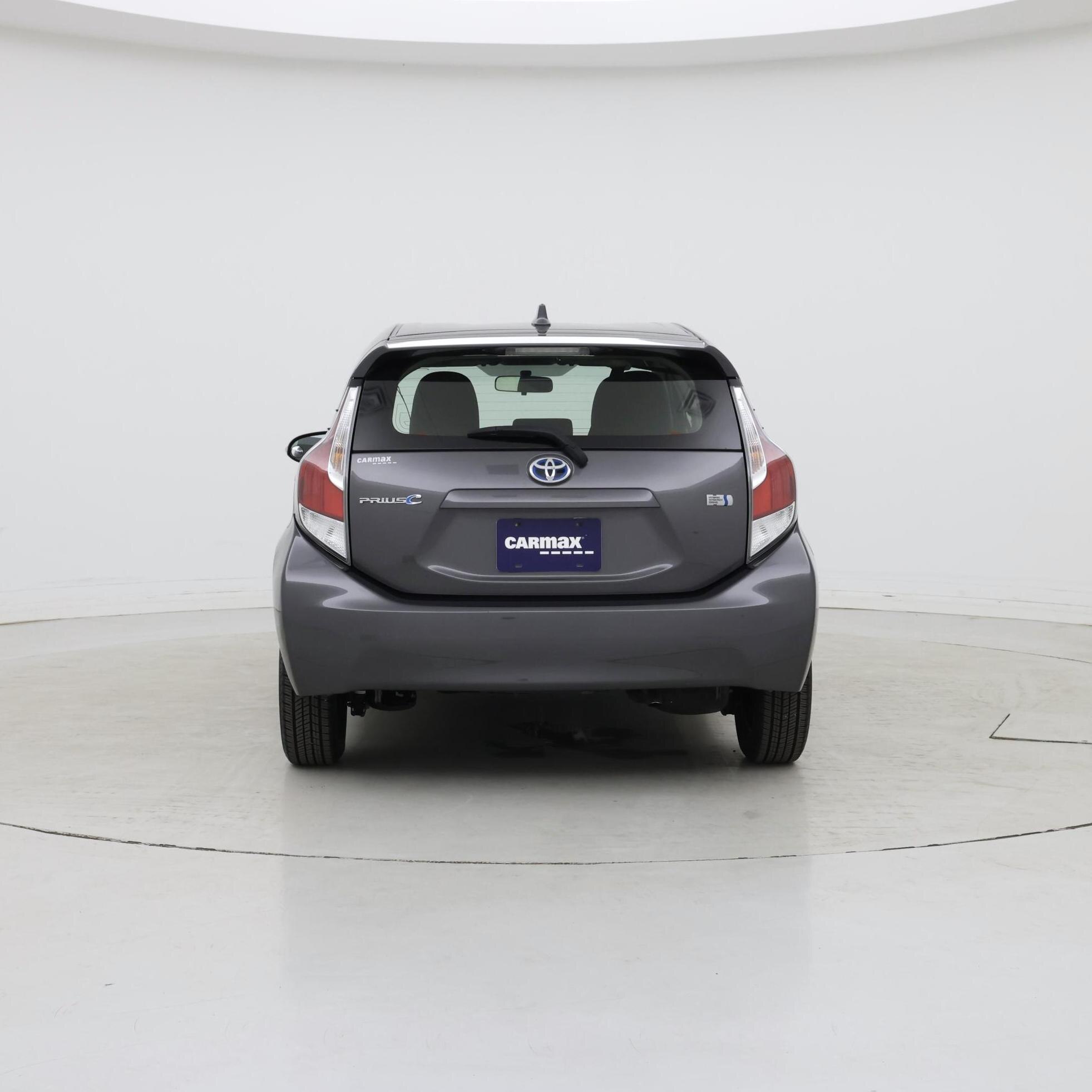 Thumbnail: 2015 Toyota Prius c - 6