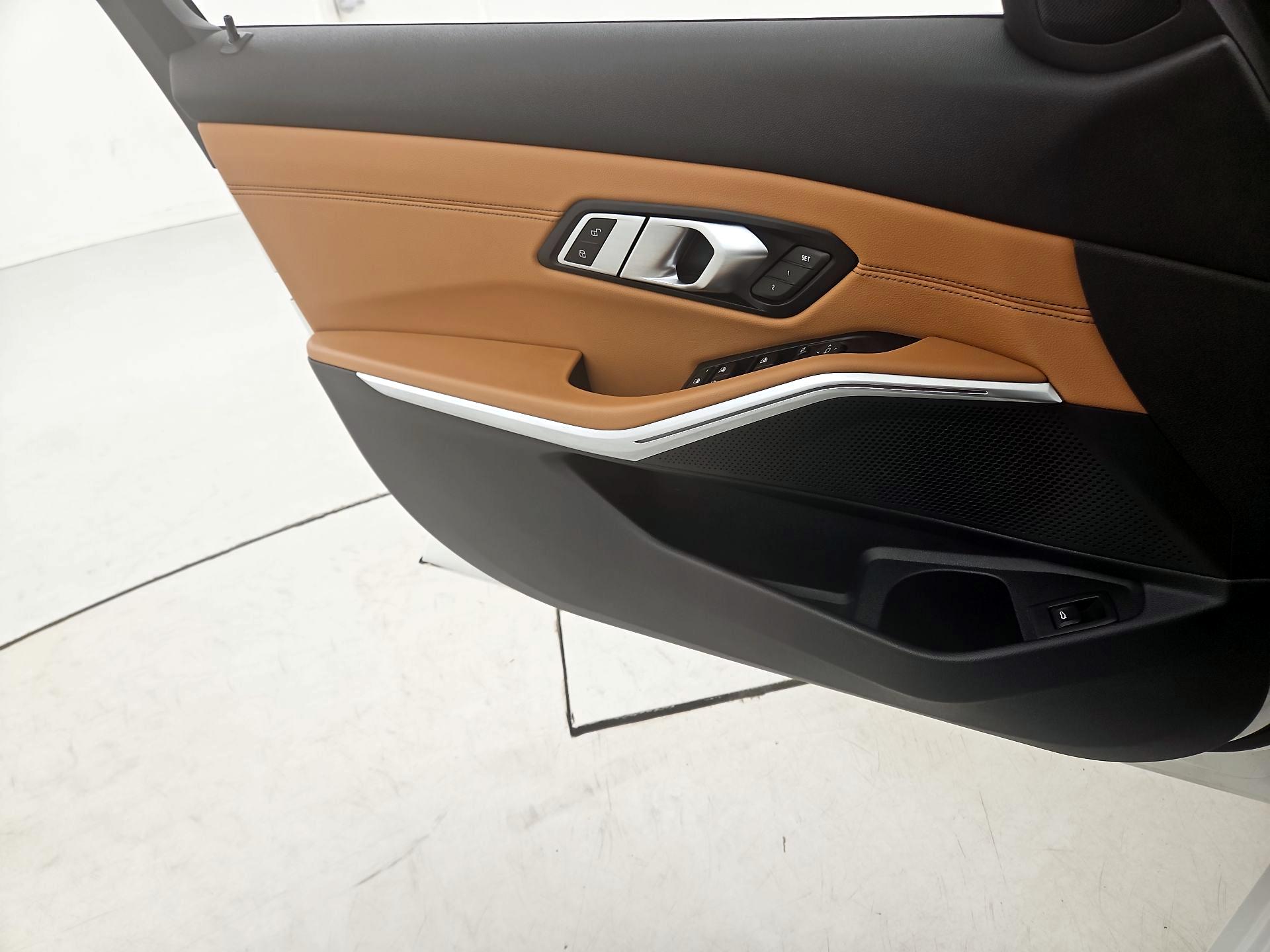 Thumbnail: 2020 BMW 3 Series - 12