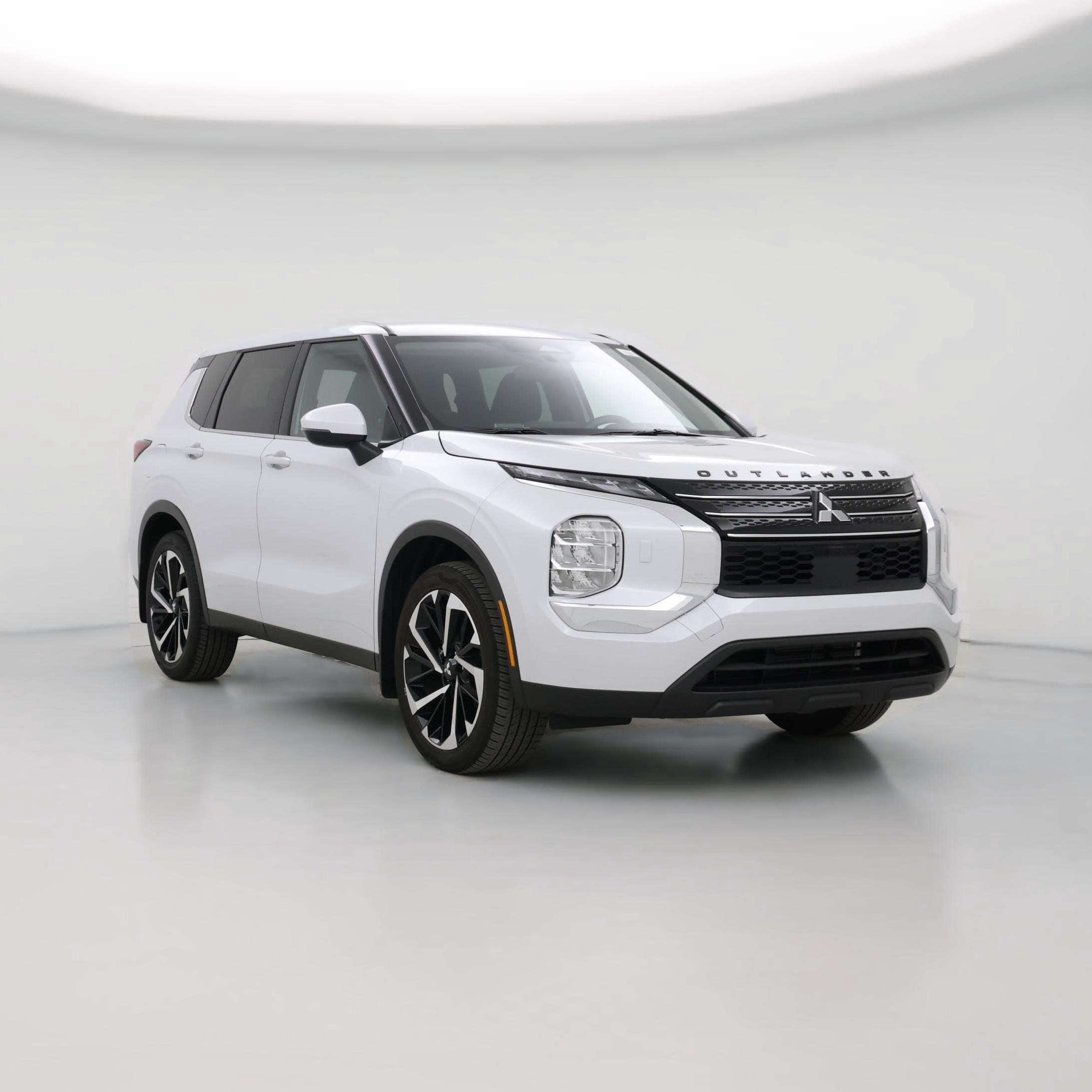 Thumbnail: 2022 Mitsubishi Outlander - 1