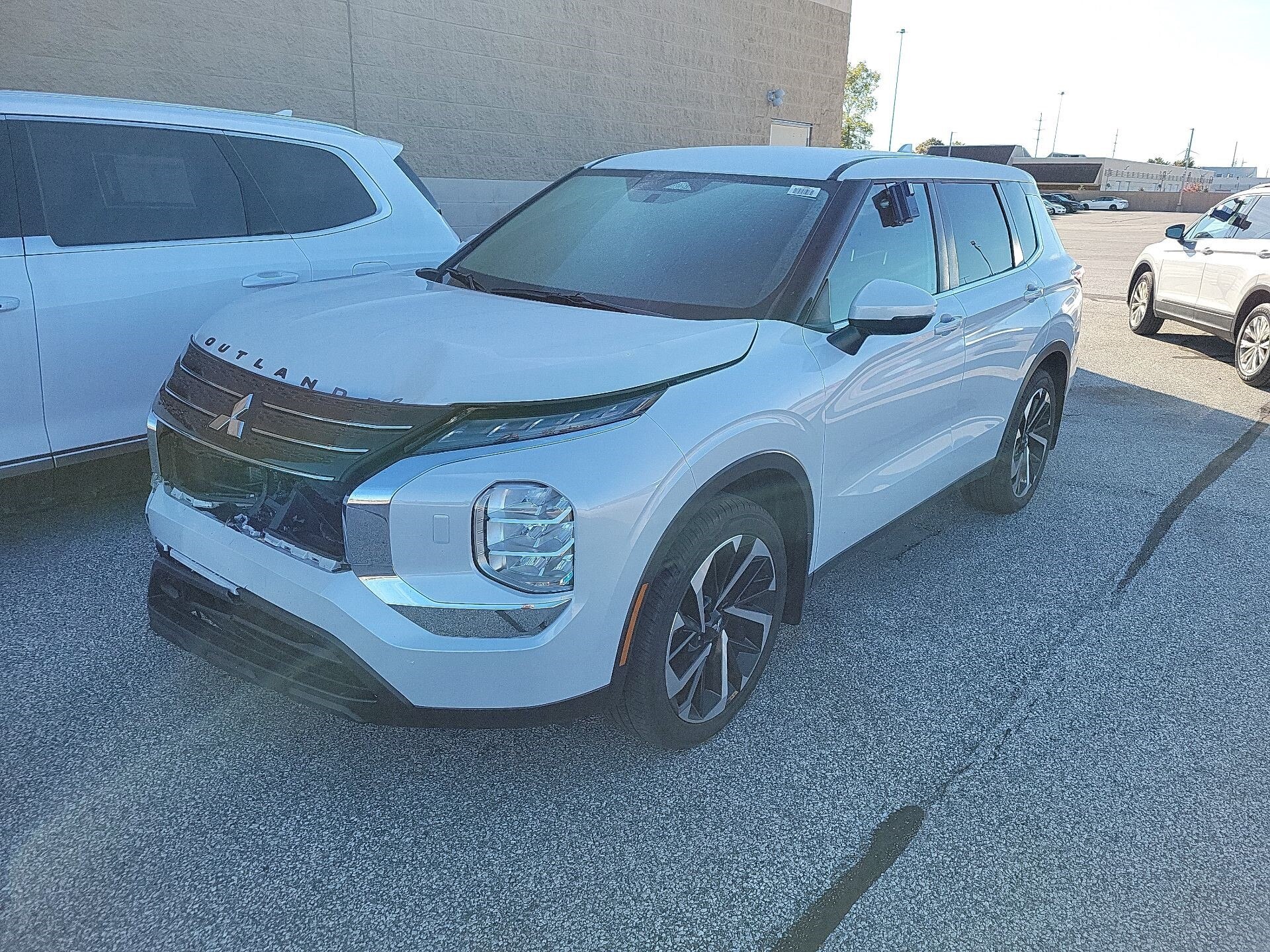 Thumbnail: 2022 Mitsubishi Outlander - 2