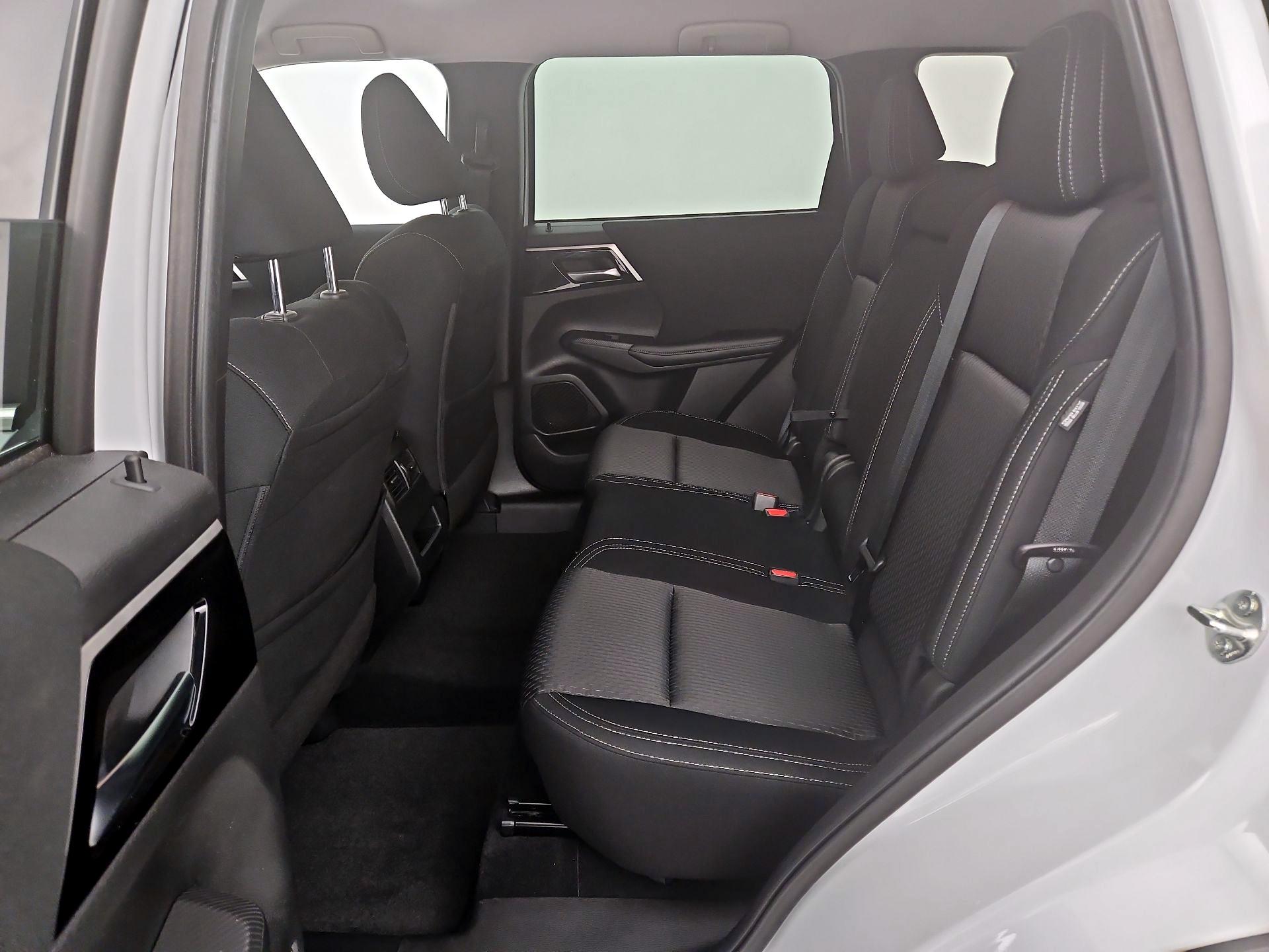Thumbnail: 2022 Mitsubishi Outlander - 19