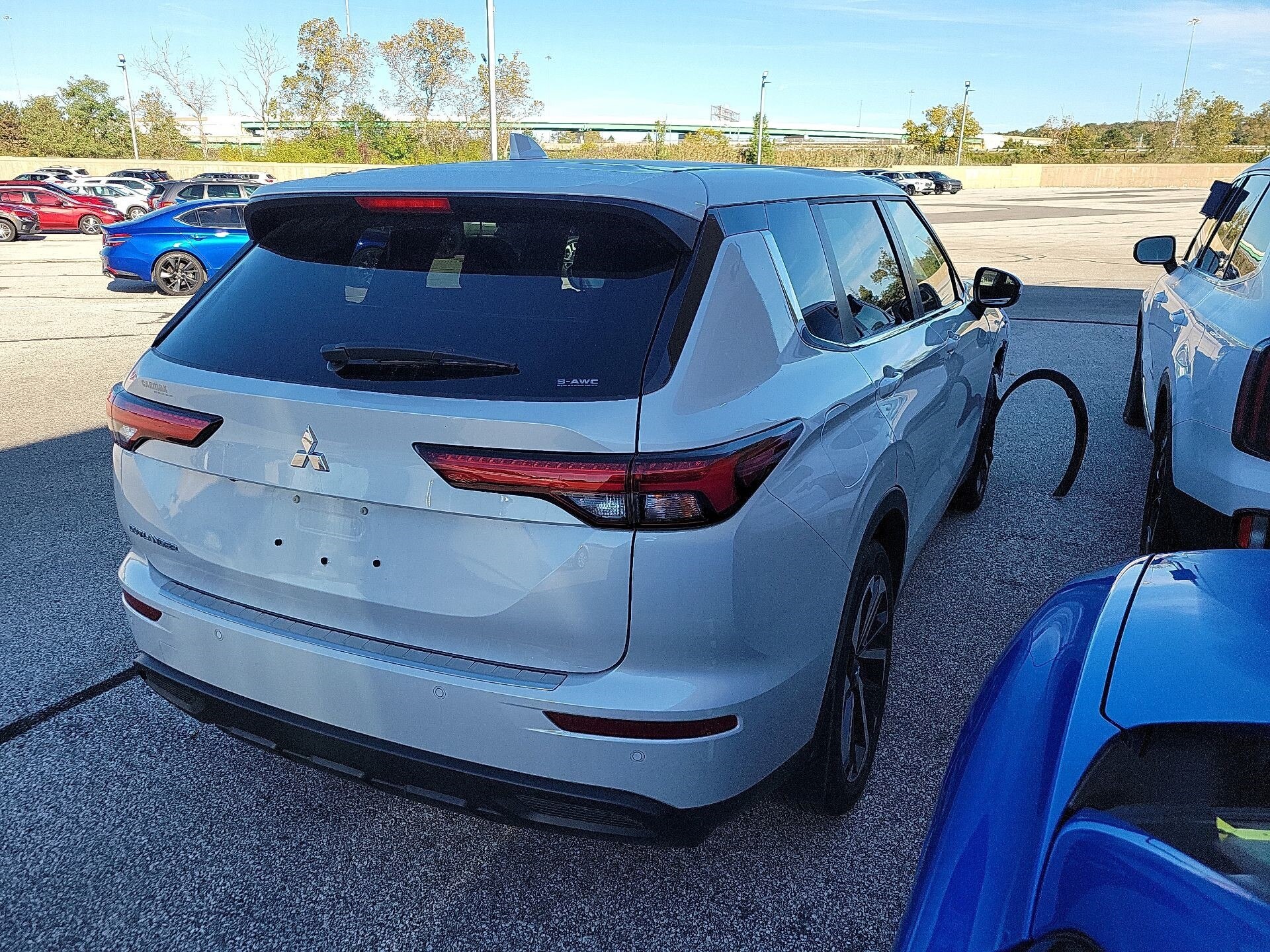 Thumbnail: 2022 Mitsubishi Outlander - 3
