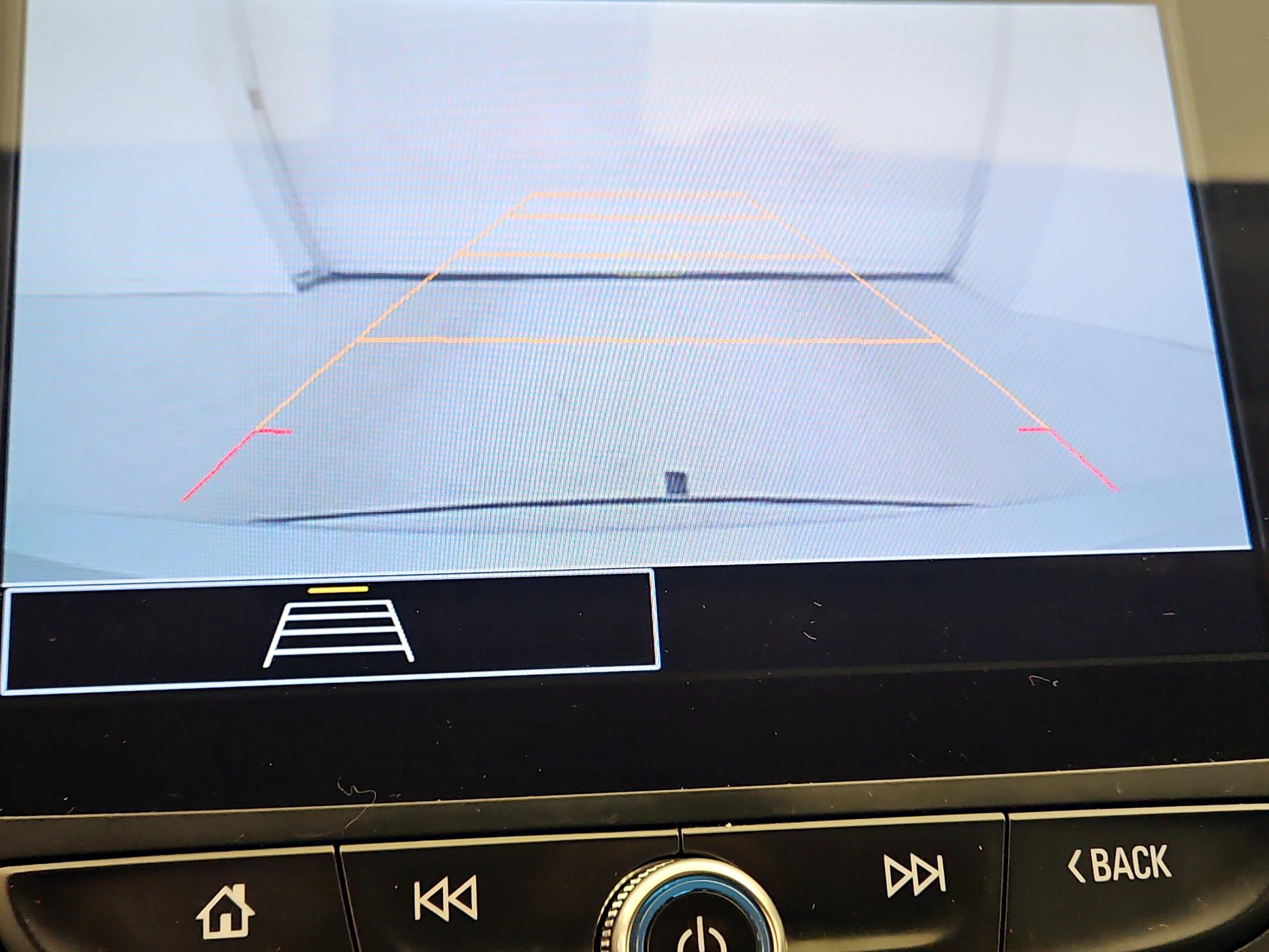 Thumbnail: 2022 Chevrolet Malibu - 14