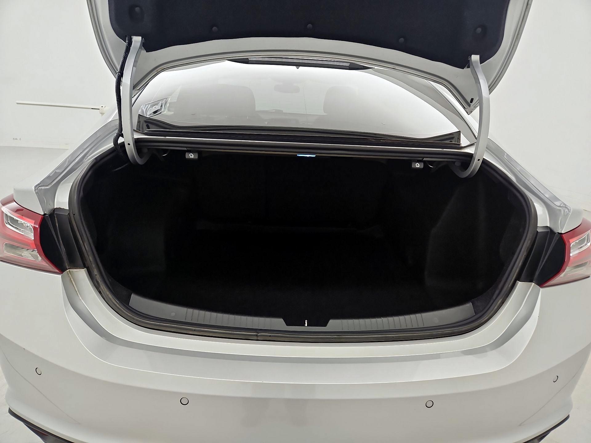 Thumbnail: 2022 Chevrolet Malibu - 20