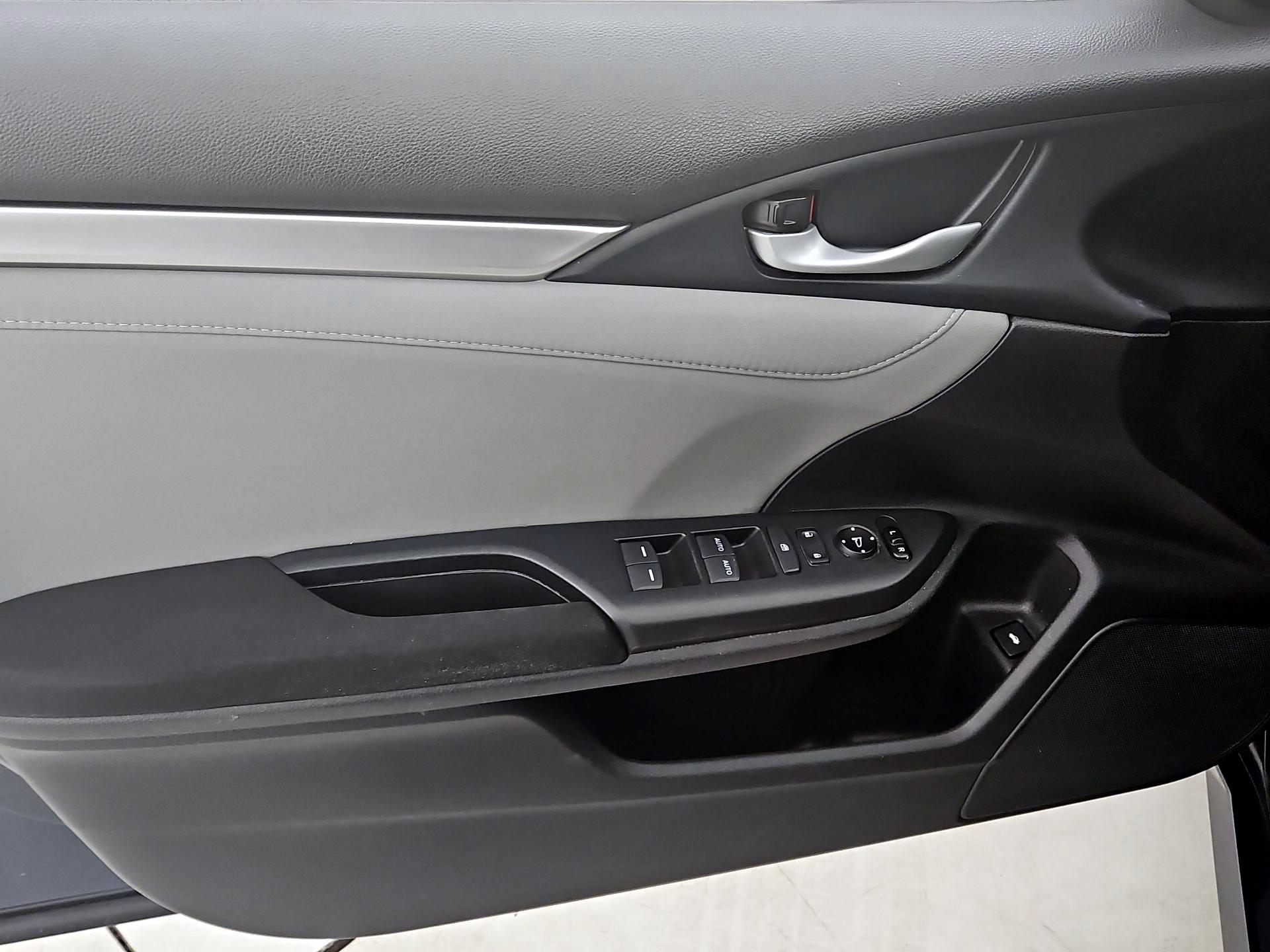 Thumbnail: 2016 Honda Civic - 12