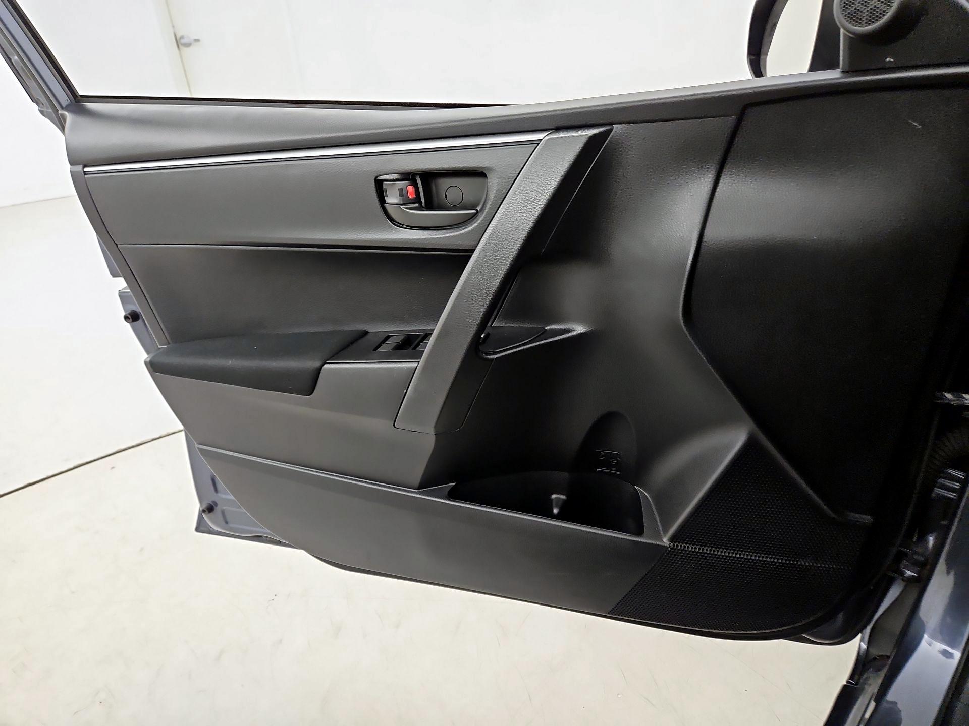 Thumbnail: 2016 Toyota Corolla - 12