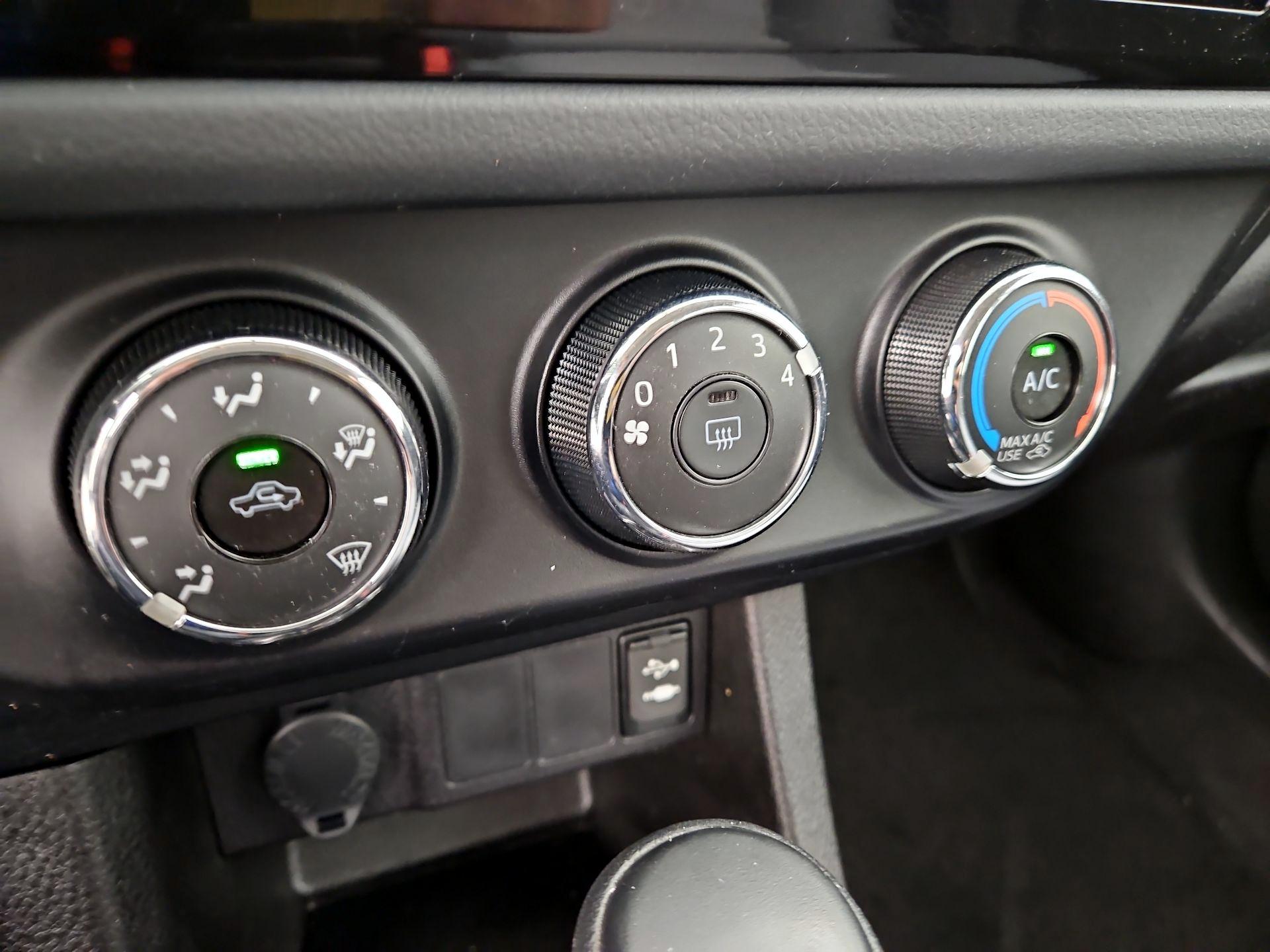 Thumbnail: 2016 Toyota Corolla - 15