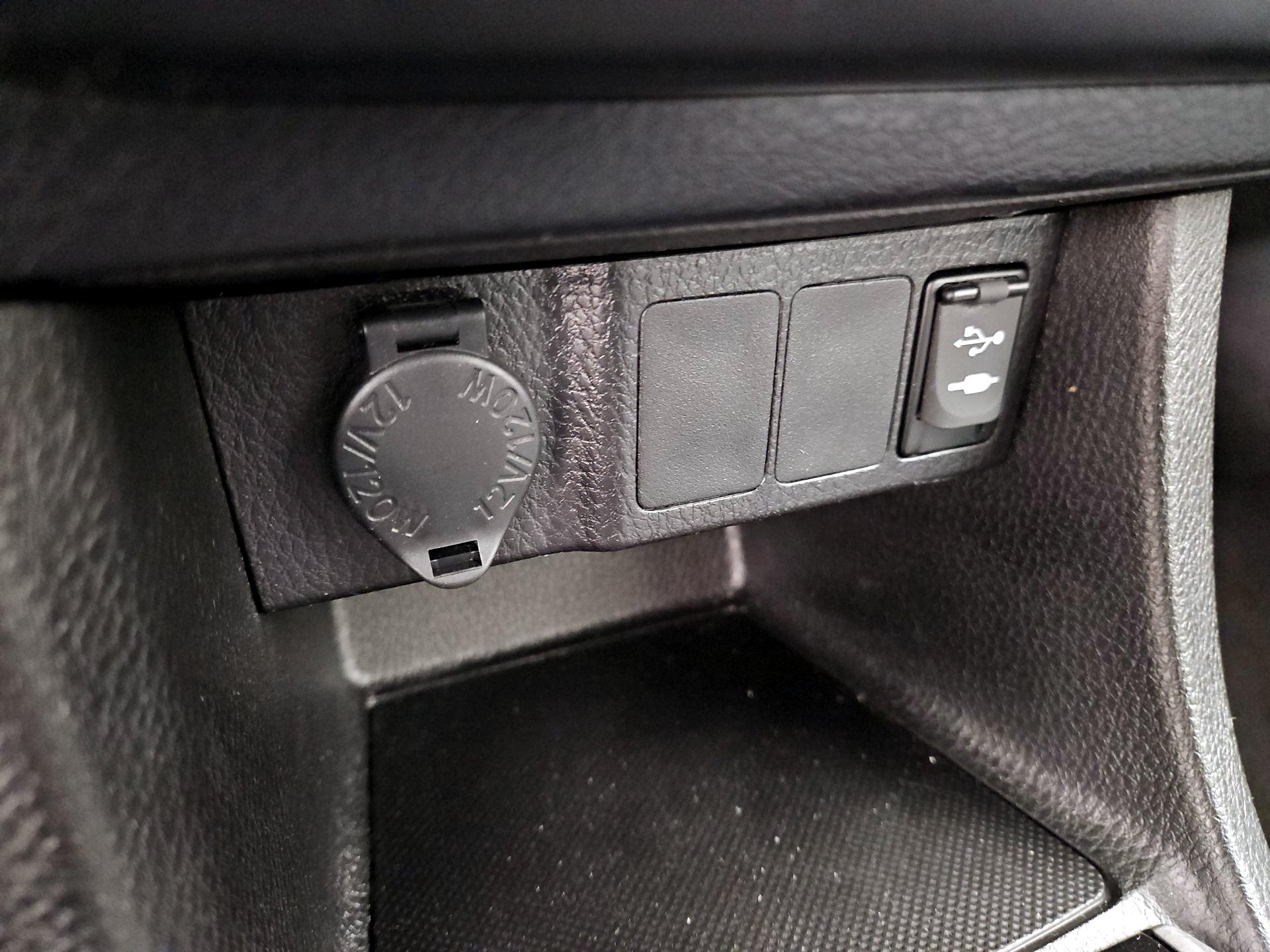 Thumbnail: 2016 Toyota Corolla - 17