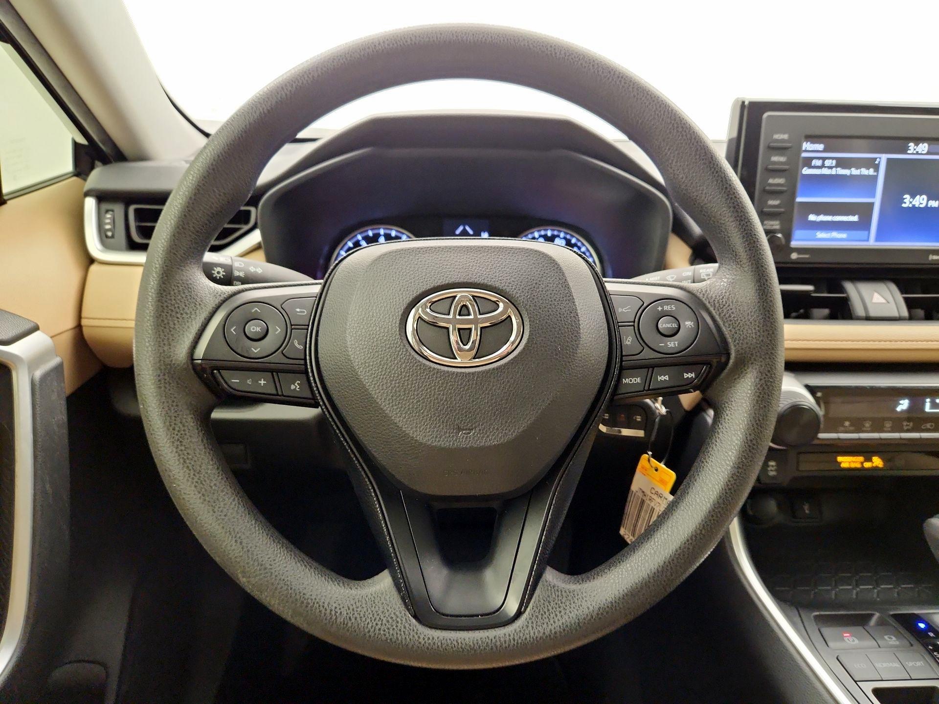 Thumbnail: 2020 Toyota RAV4 - 10