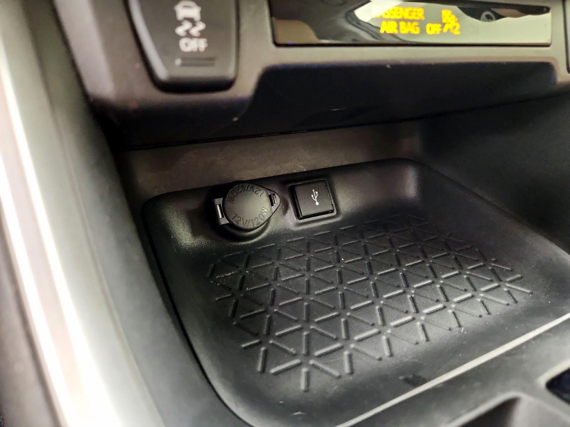Thumbnail: 2020 Toyota RAV4 - 18