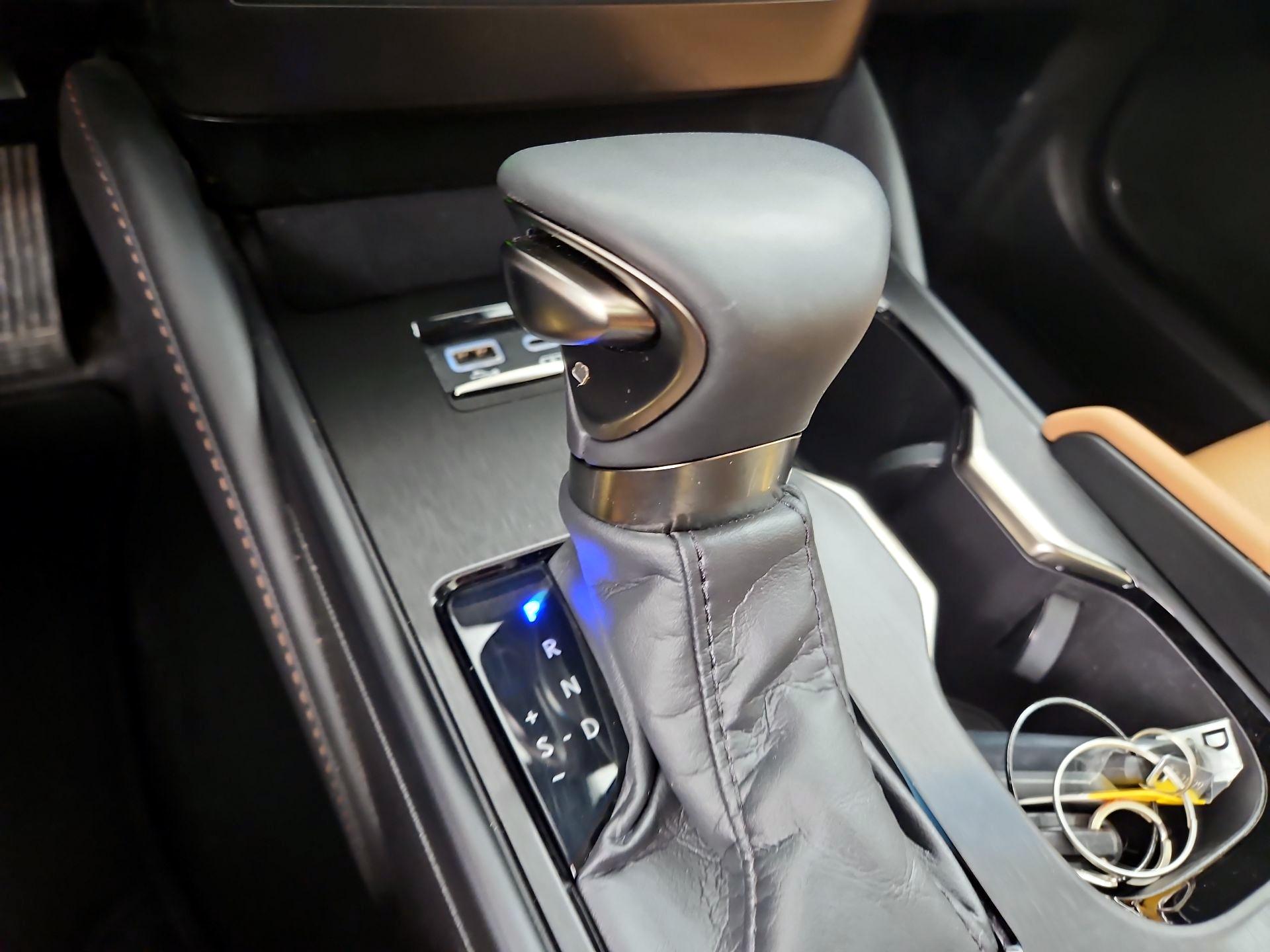 Thumbnail: 2024 Lexus ES - 17