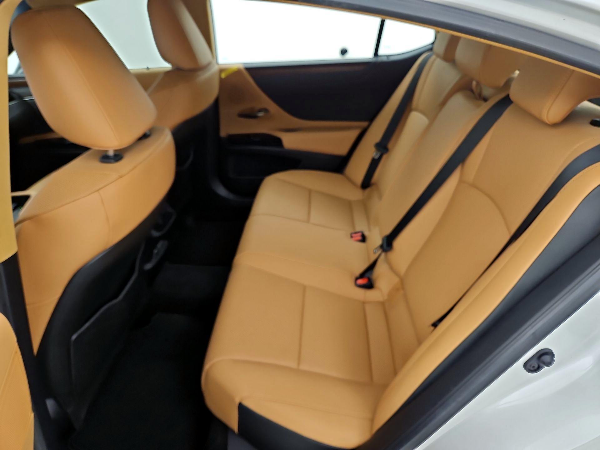 Thumbnail: 2024 Lexus ES - 20