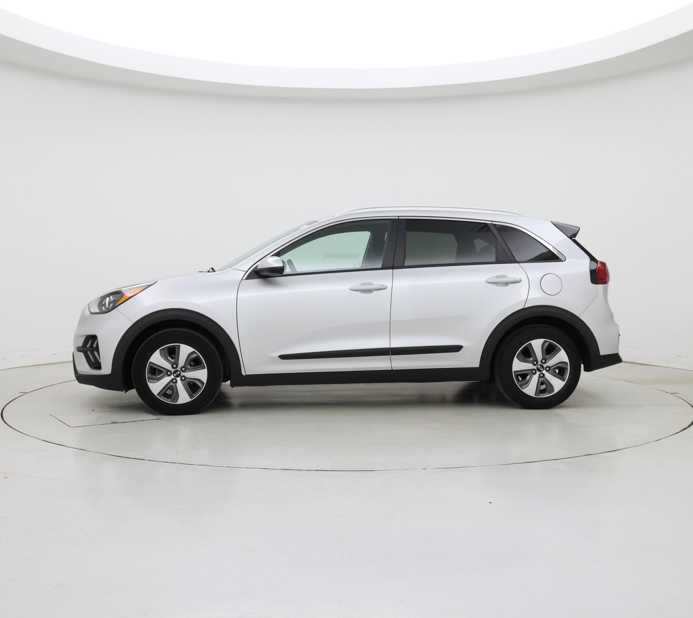 Thumbnail: 2020 Kia Niro - 3