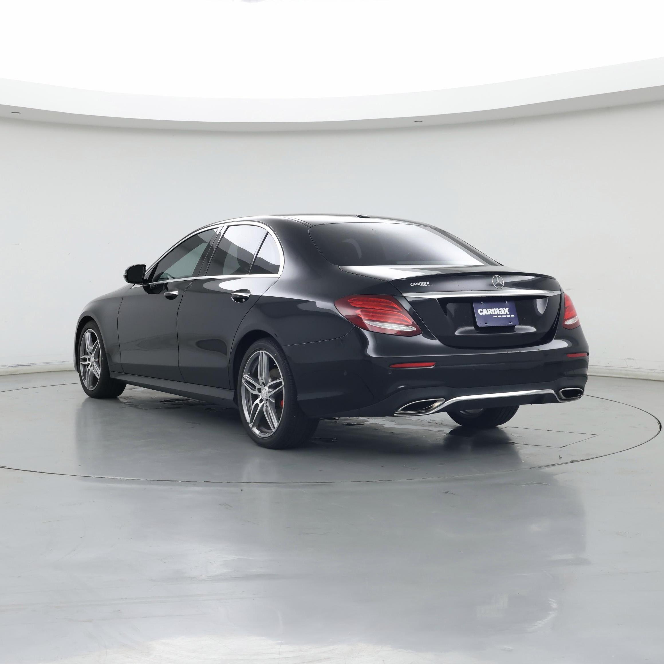 Thumbnail: 2017 Mercedes-Benz E-Class - 2