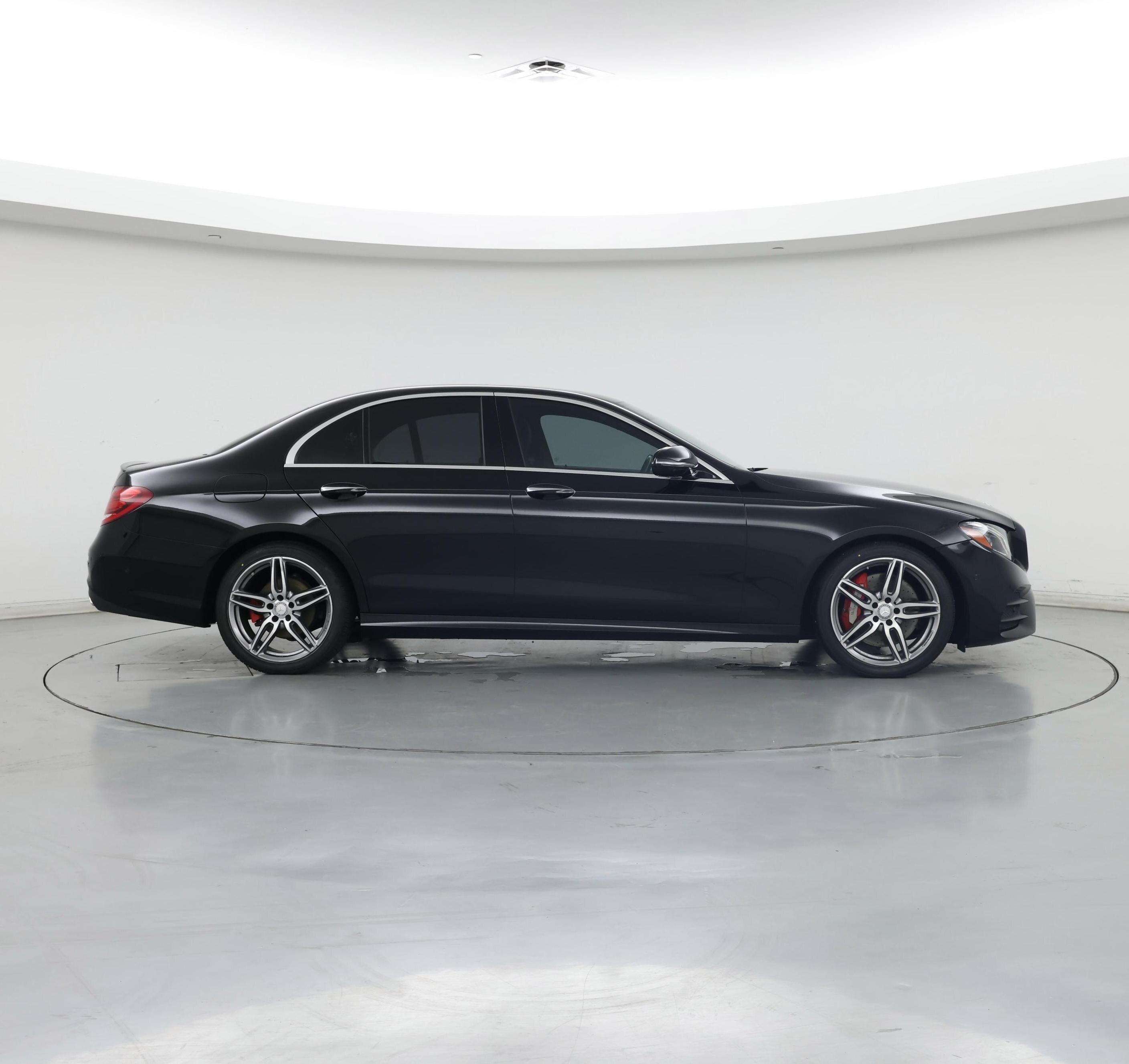 Thumbnail: 2017 Mercedes-Benz E-Class - 7