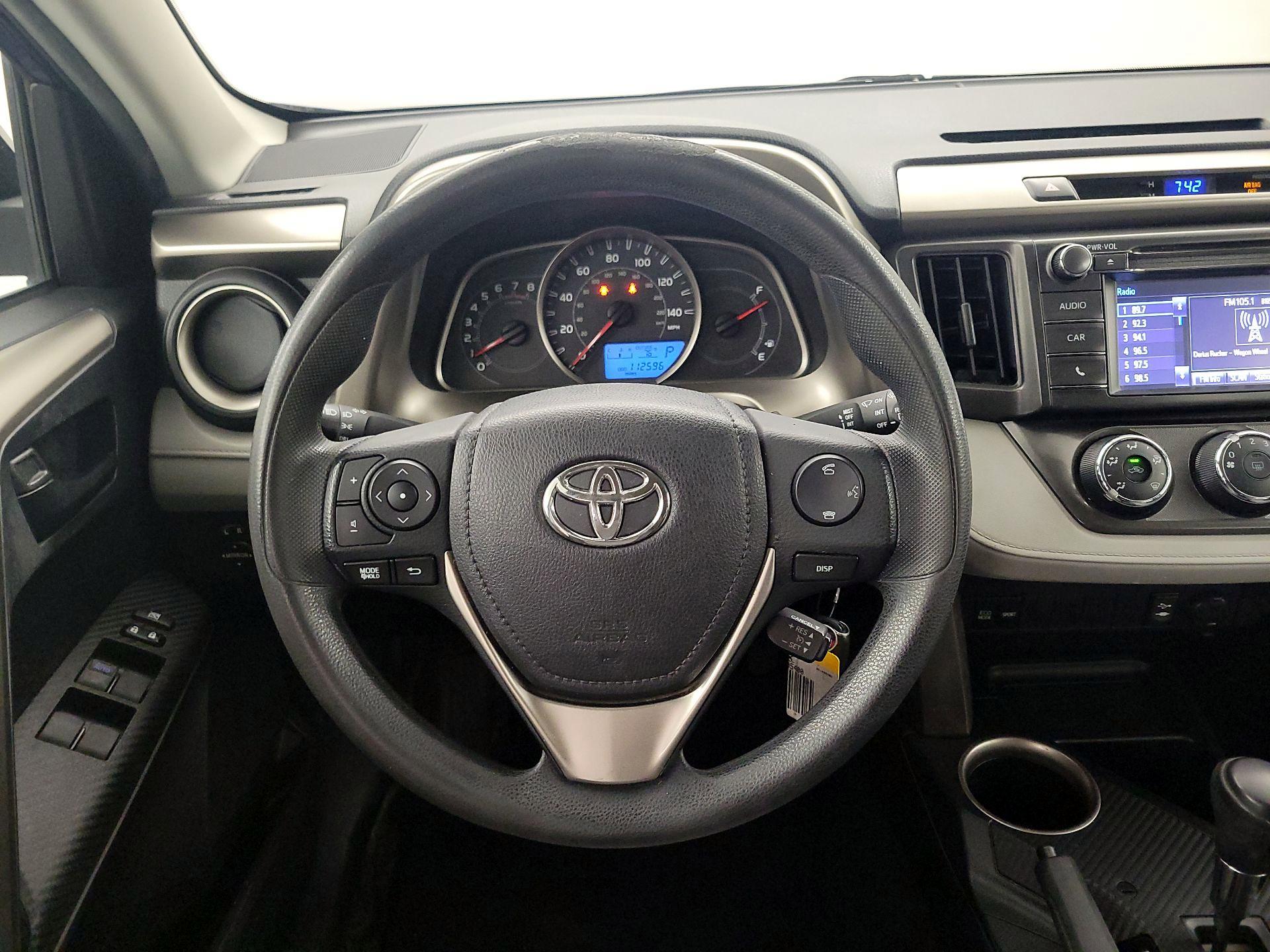 Thumbnail: 2015 Toyota RAV4 - 10