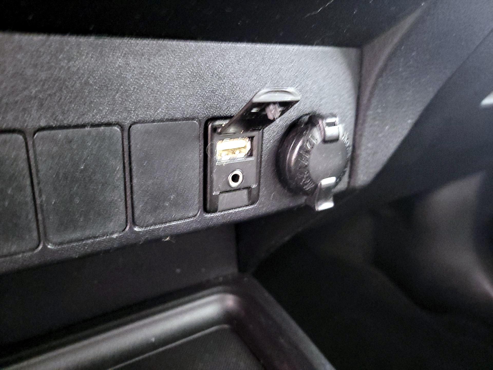Thumbnail: 2015 Toyota RAV4 - 18