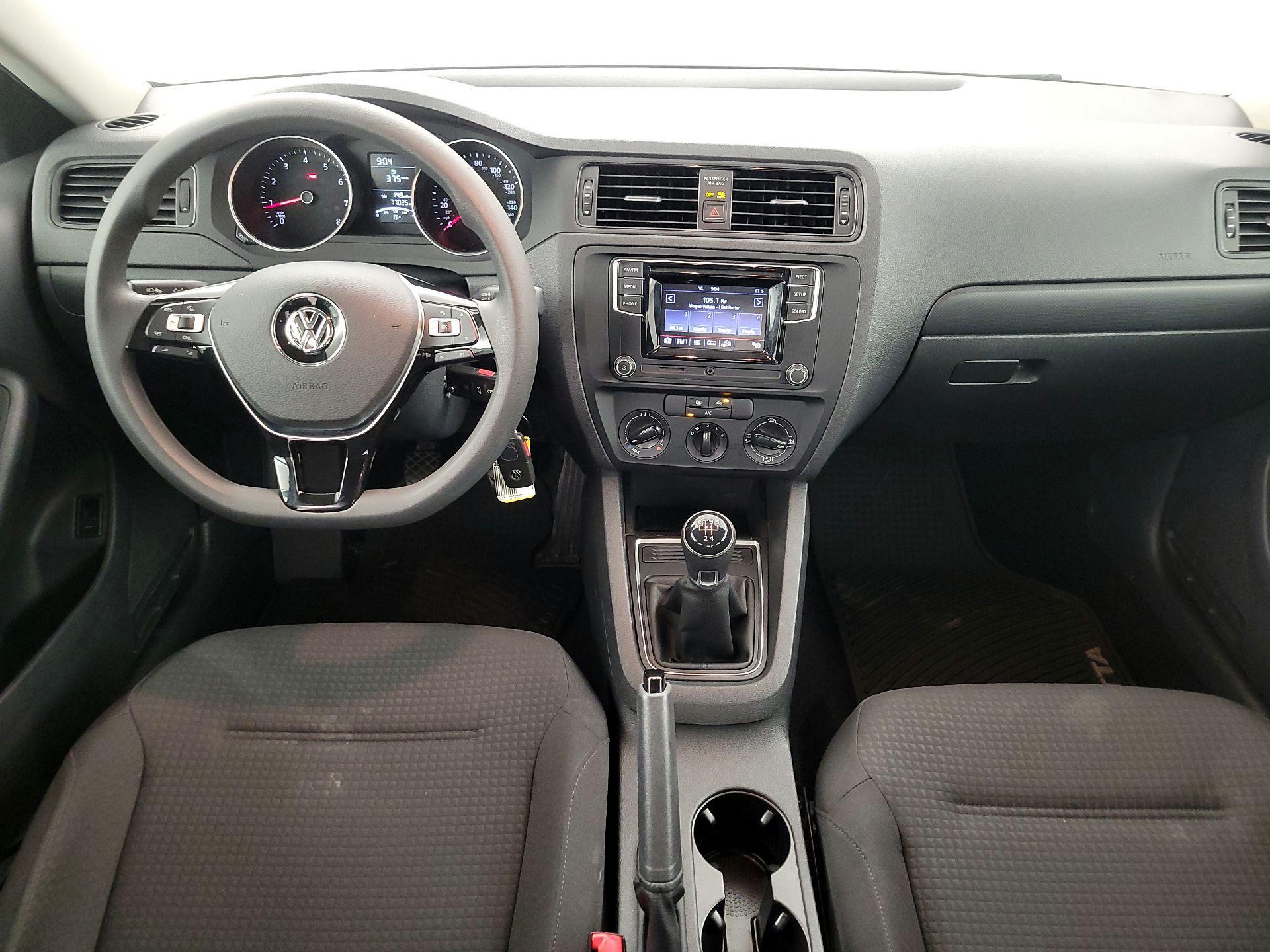 Thumbnail: 2016 Volkswagen Jetta - 9