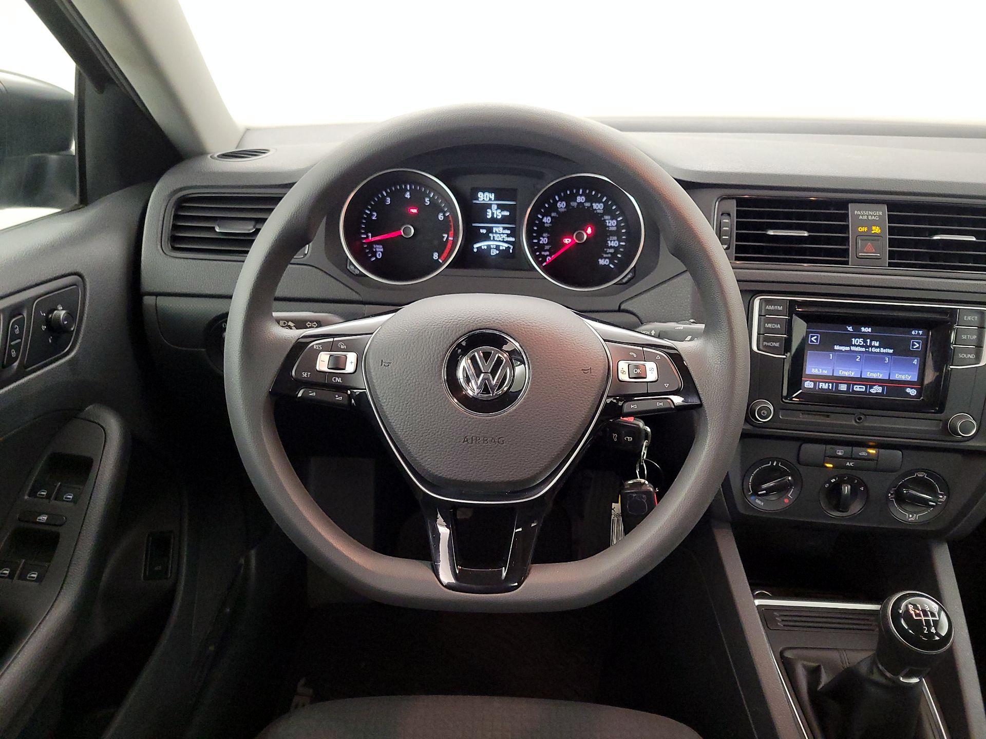 Thumbnail: 2016 Volkswagen Jetta - 10