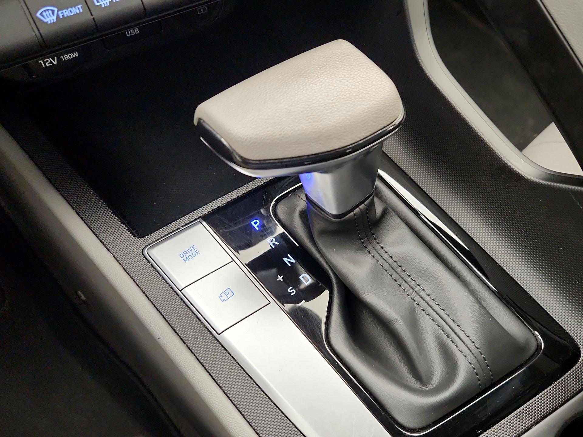 Thumbnail: 2023 Hyundai Elantra - 17