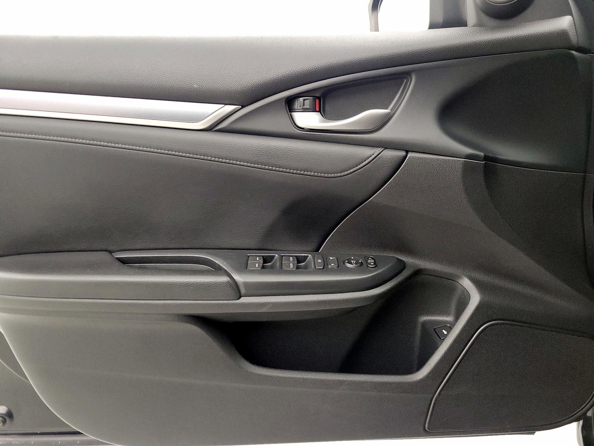 Thumbnail: 2016 Honda Civic - 12