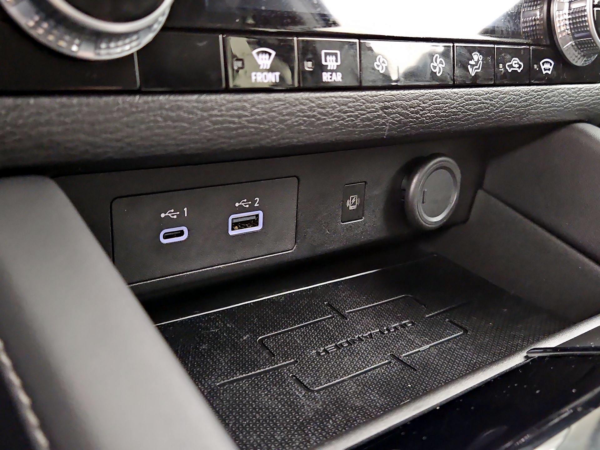Thumbnail: 2024 Mitsubishi Outlander - 19
