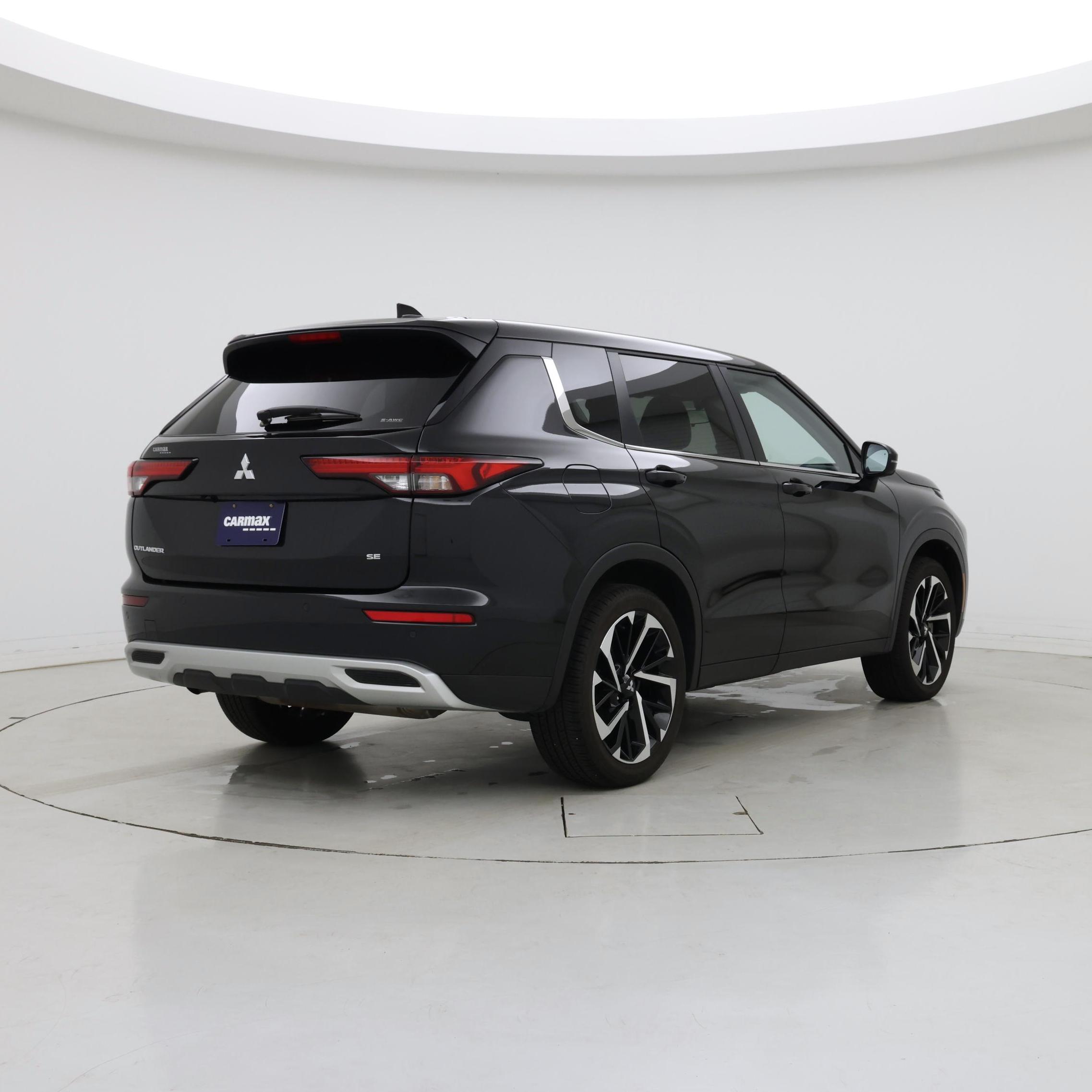 Thumbnail: 2024 Mitsubishi Outlander - 8