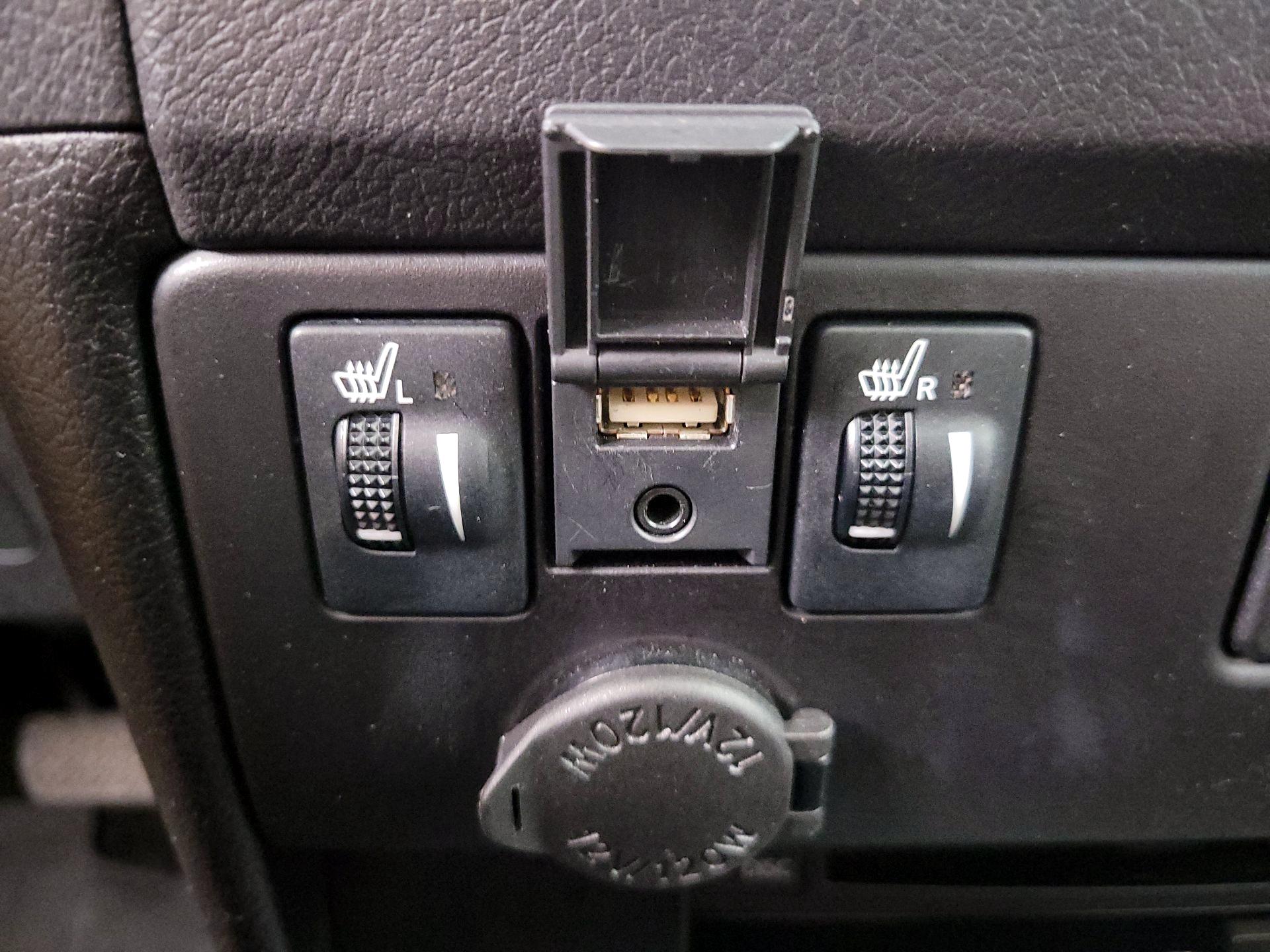 Thumbnail: 2019 Toyota Sienna - 19