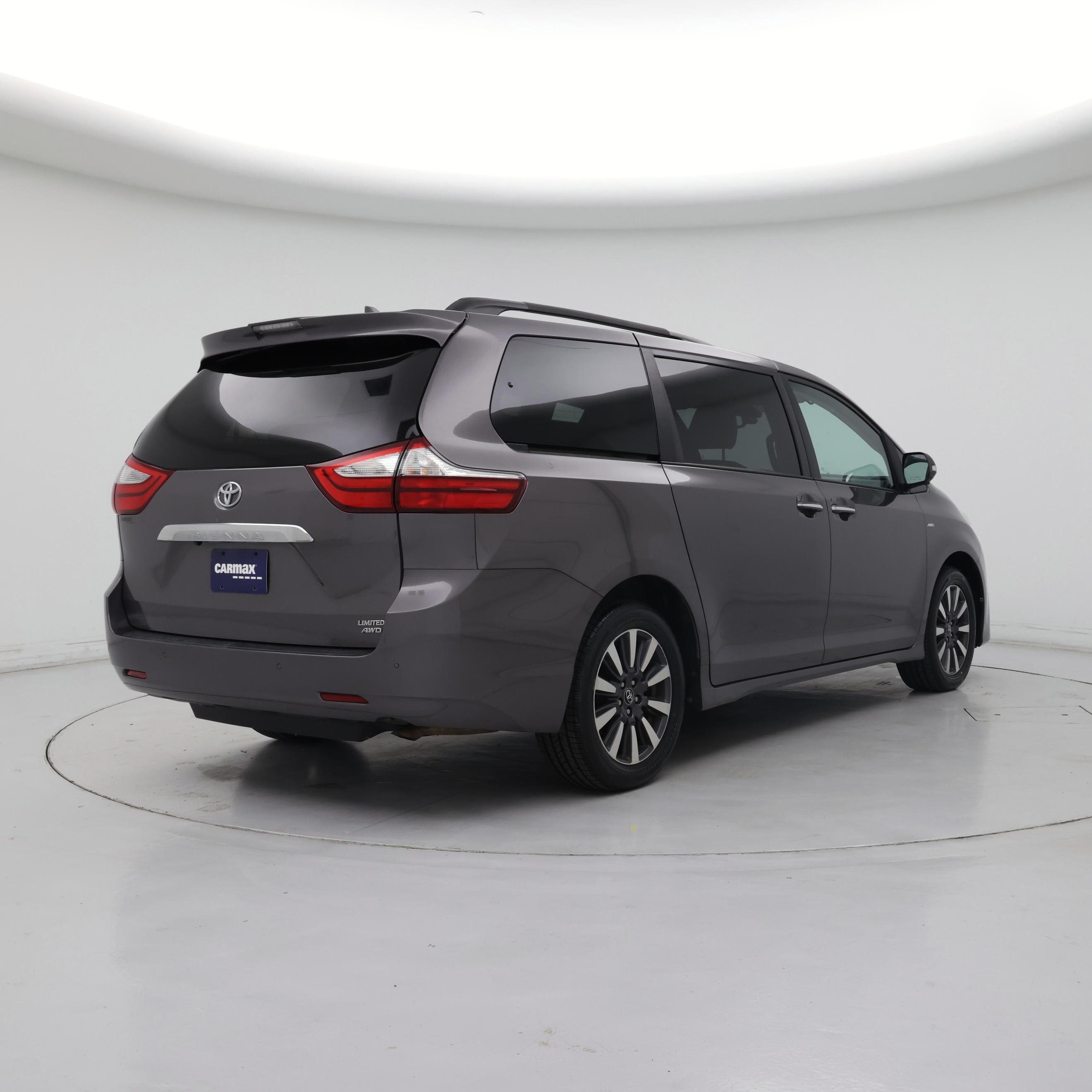 Thumbnail: 2019 Toyota Sienna - 8