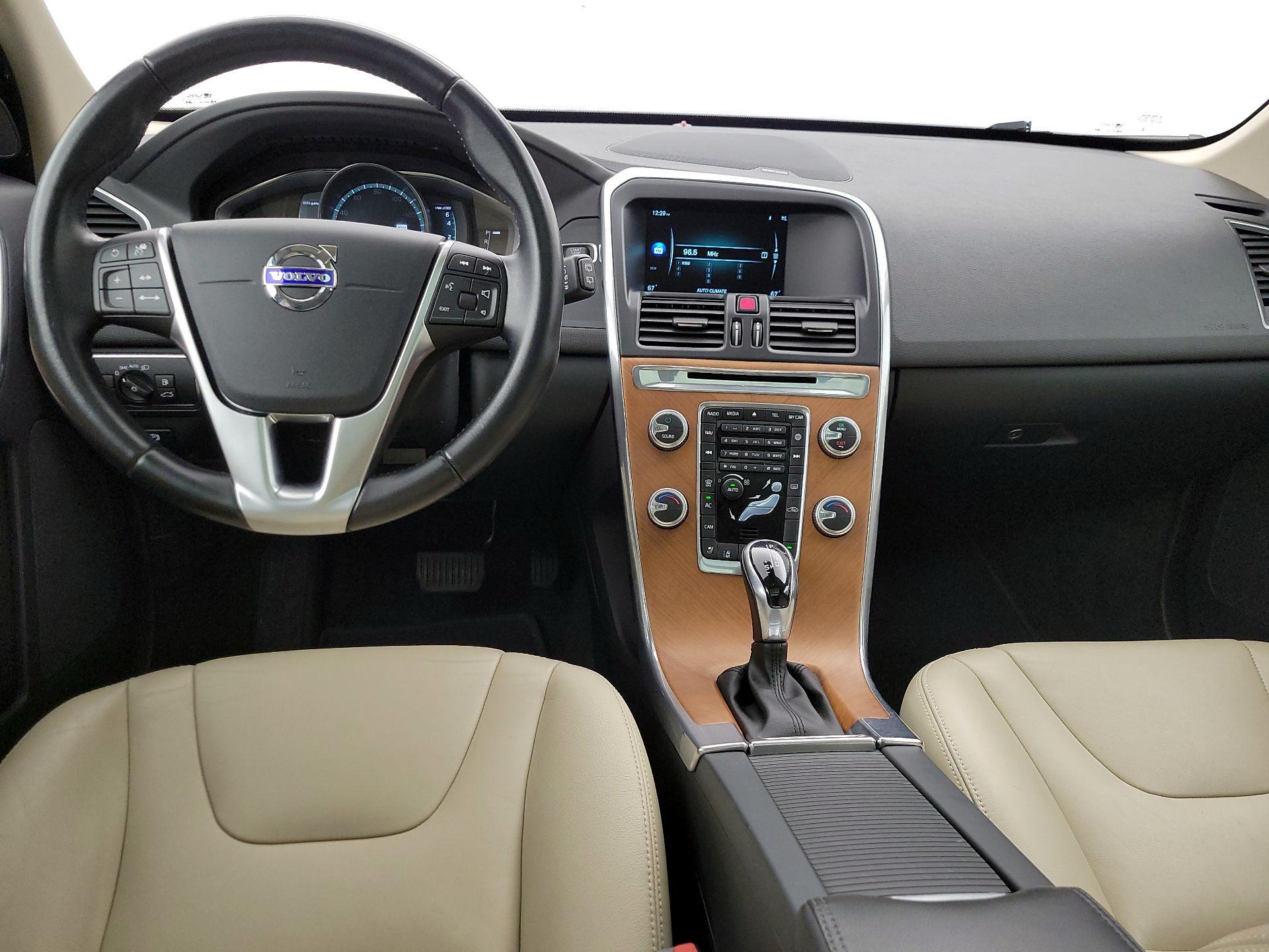 Thumbnail: 2017 Volvo XC60 - 9