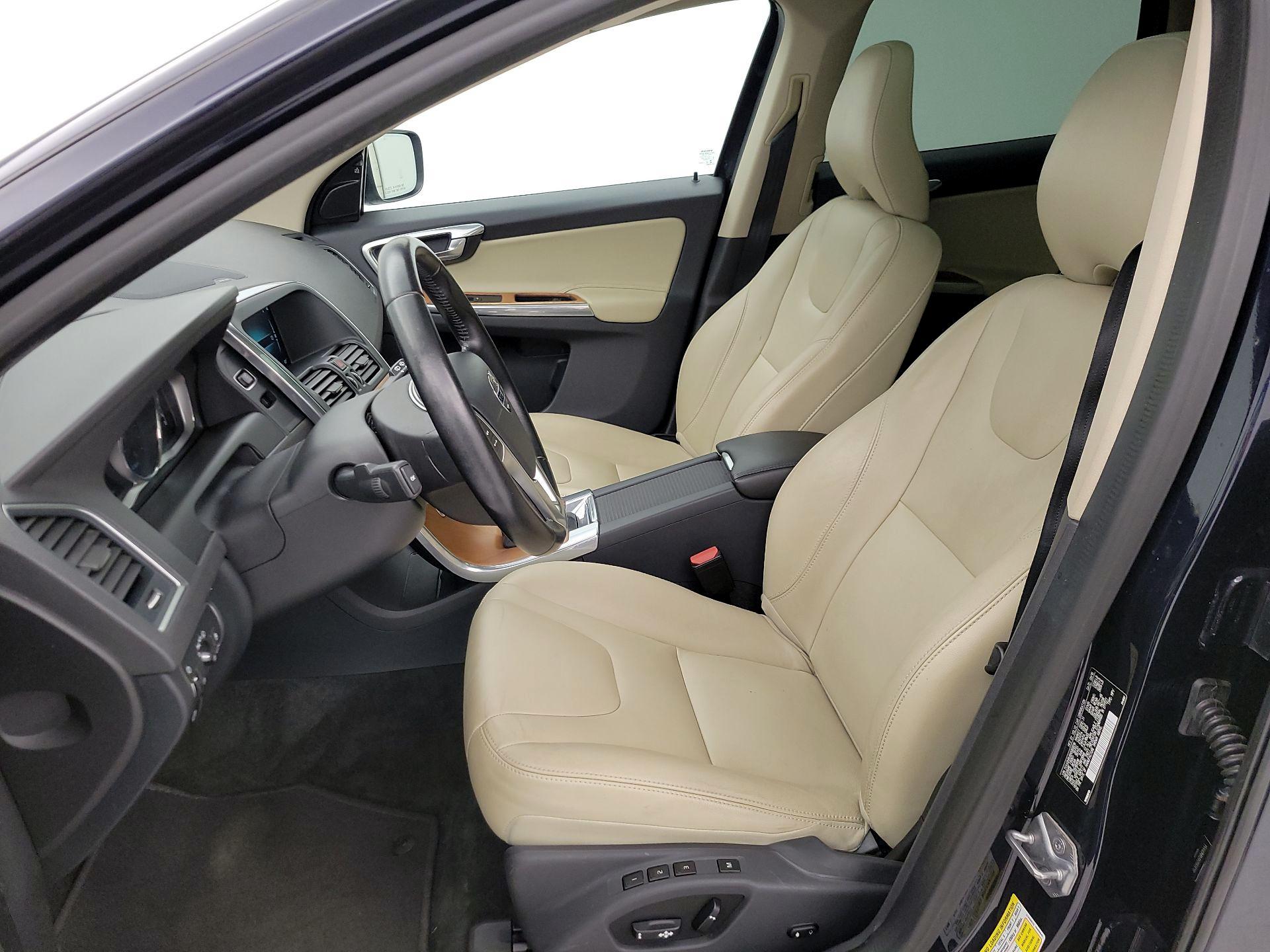 Thumbnail: 2017 Volvo XC60 - 11