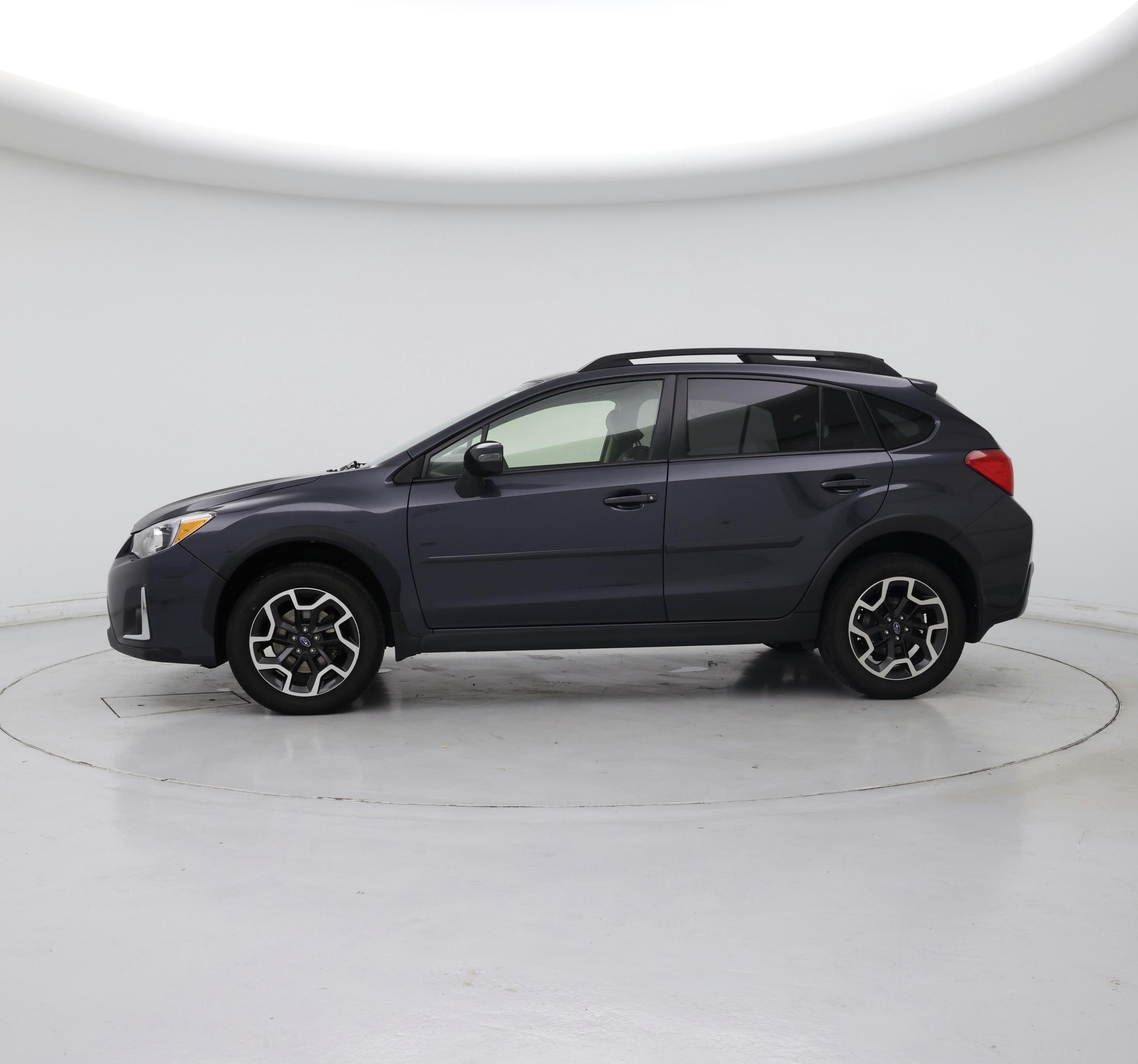 Thumbnail: 2017 Subaru Crosstrek - 3