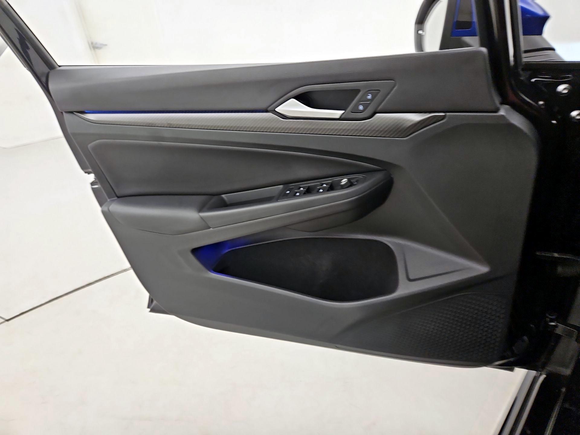 Thumbnail: 2023 Volkswagen Golf - 12